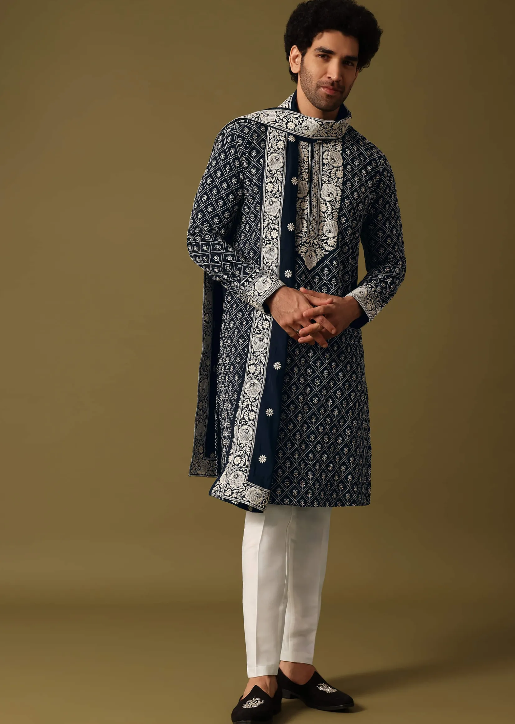 Blue Kurta Pant Set With Dupatta In Resham Work