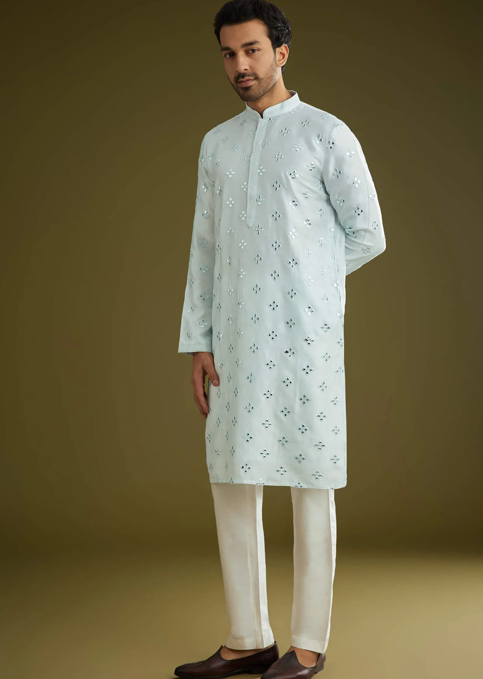 Blue Silk Blend Kurta Set With Mirror Work