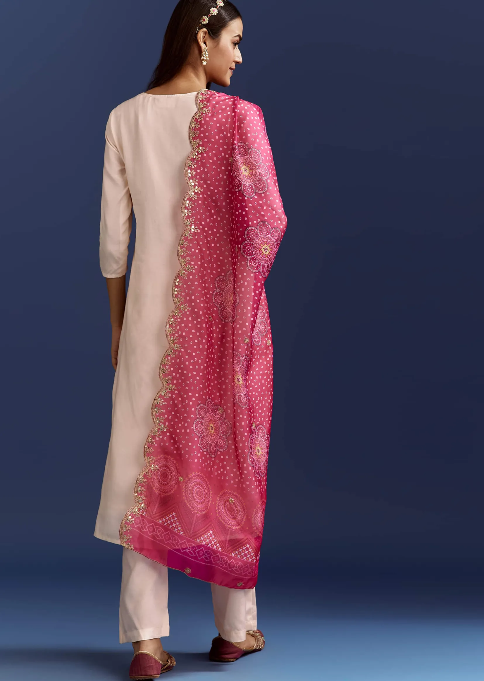 Cream Dola Silk Kurta With Gotta Work And Bandhani Pink Dupatta