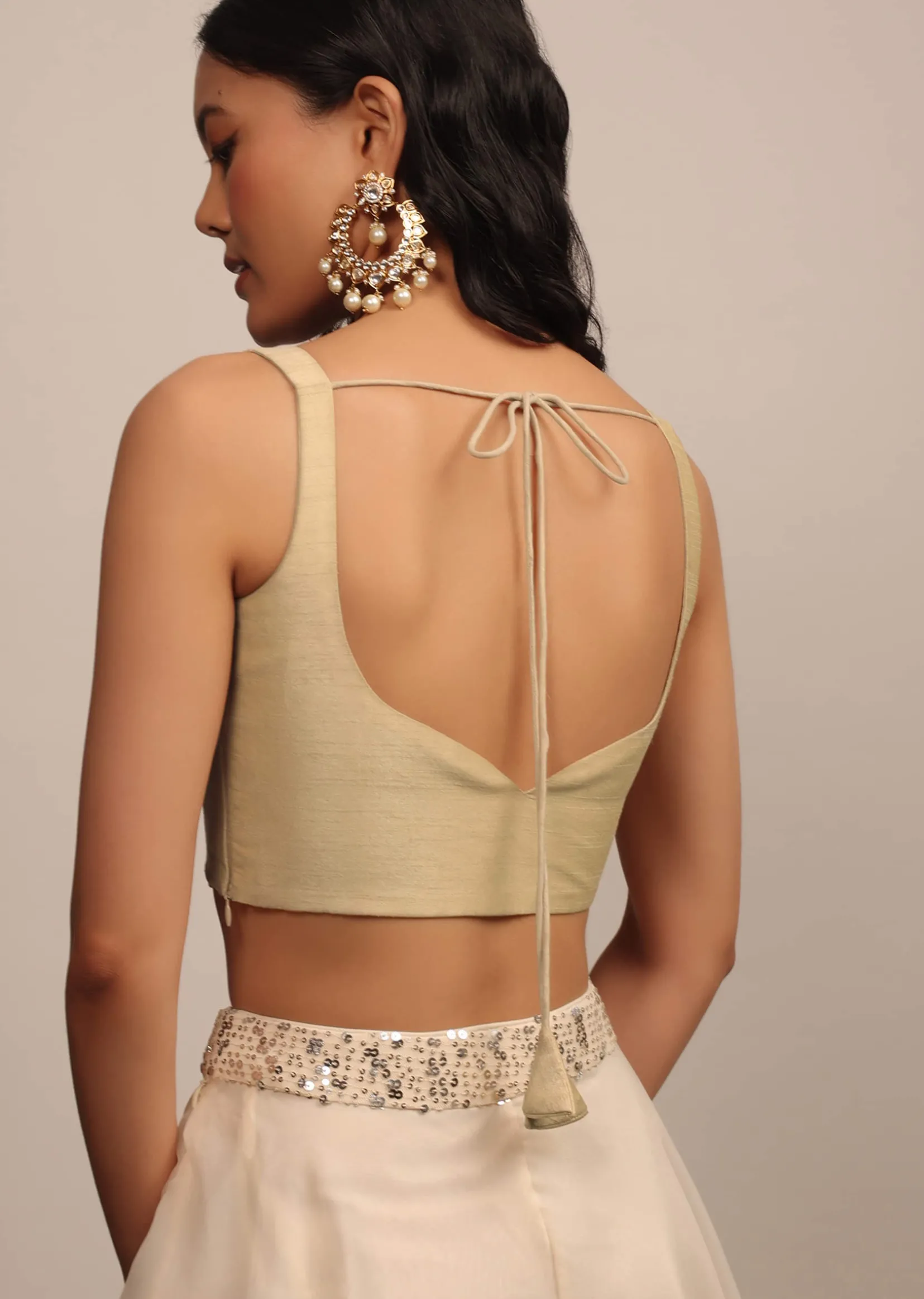 Cream Sleeveless Blouse With Sweetheart Neckline In Raw Silk