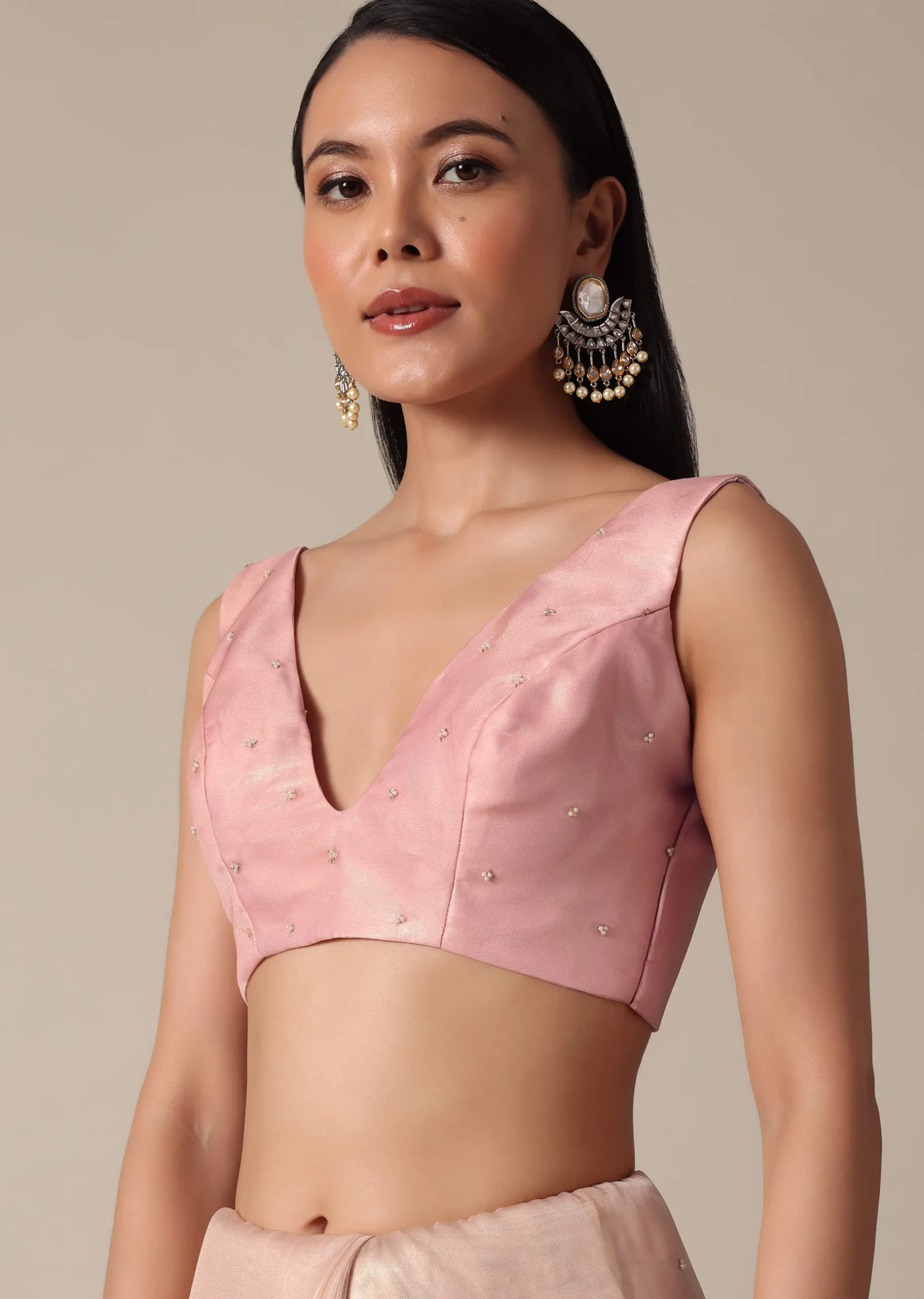 Elegant Peach Saree With Scalloped Border