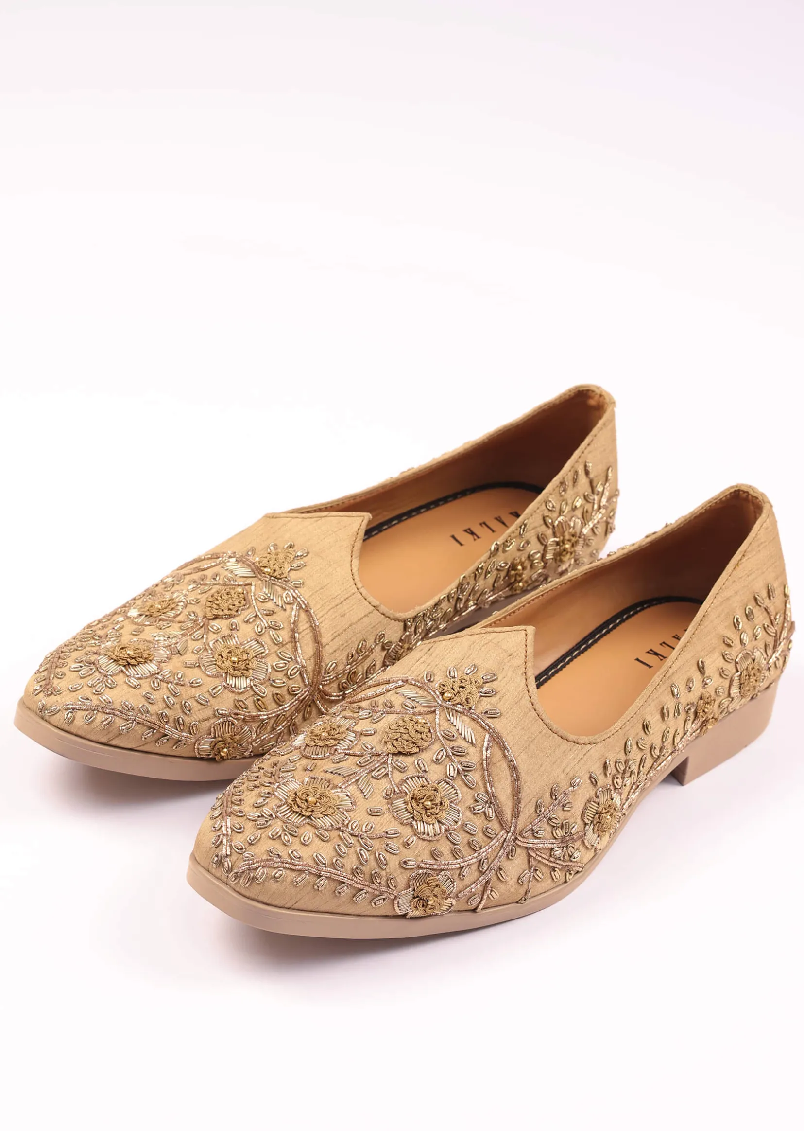 Gold Raw Silk Zardozi Embroidered Juttis
