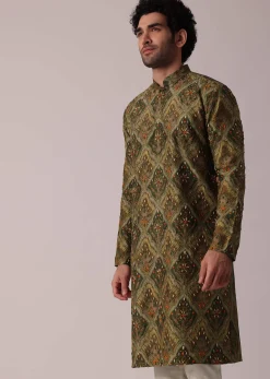 Green Hand Embroidered Festive Kurta Set In Silk