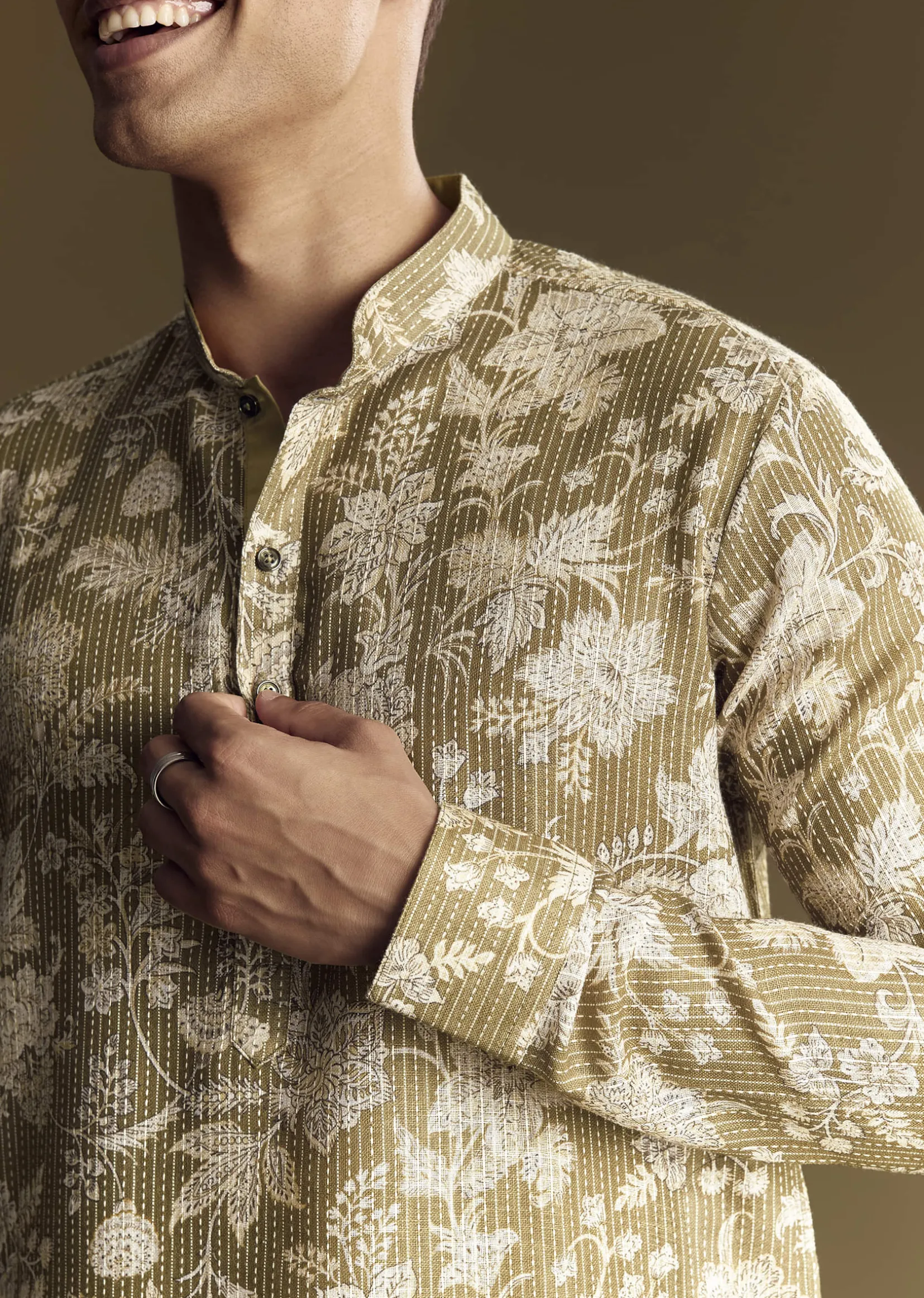 Green Linen Kurta Set With Kantha Embroidery