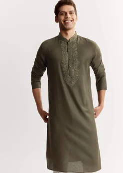 Green Silk Kurta Set With Resham And Embroidery