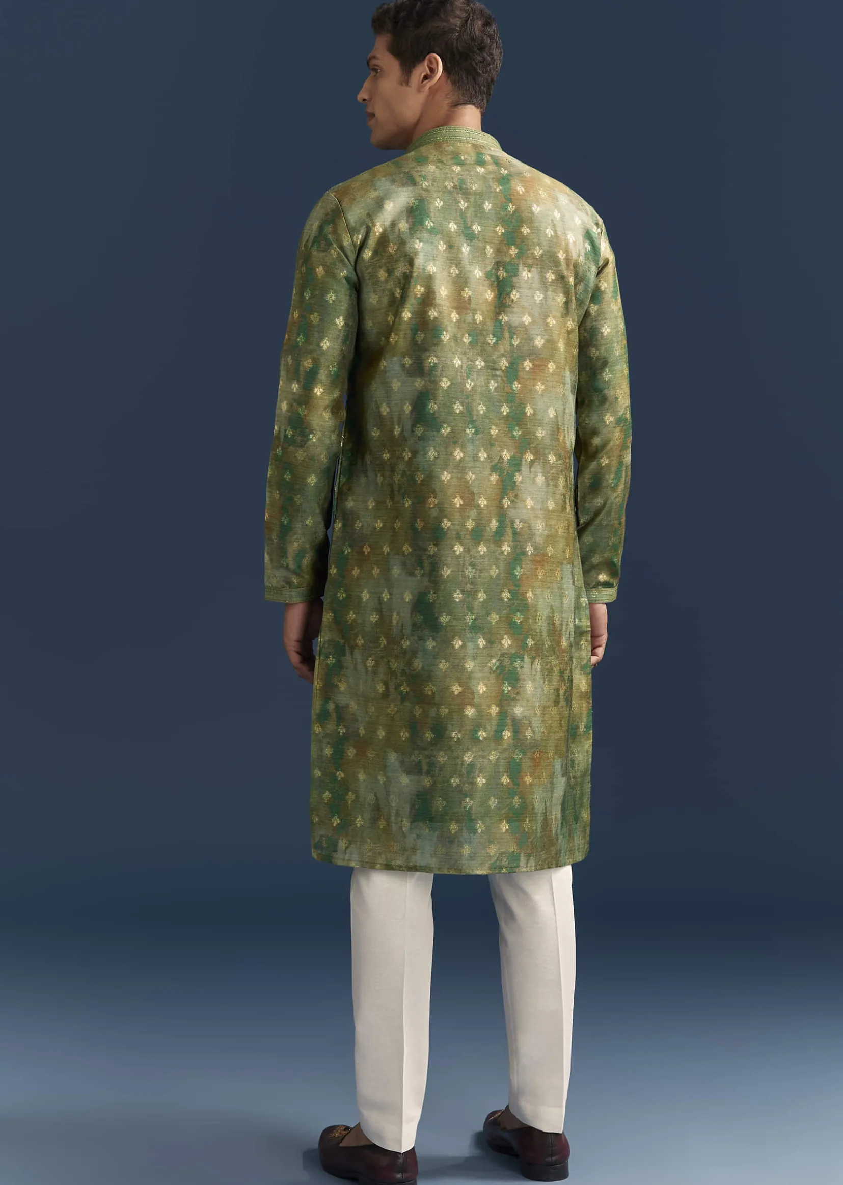 Green Silk Printed Kurta Set For Men With Foil Butti Work