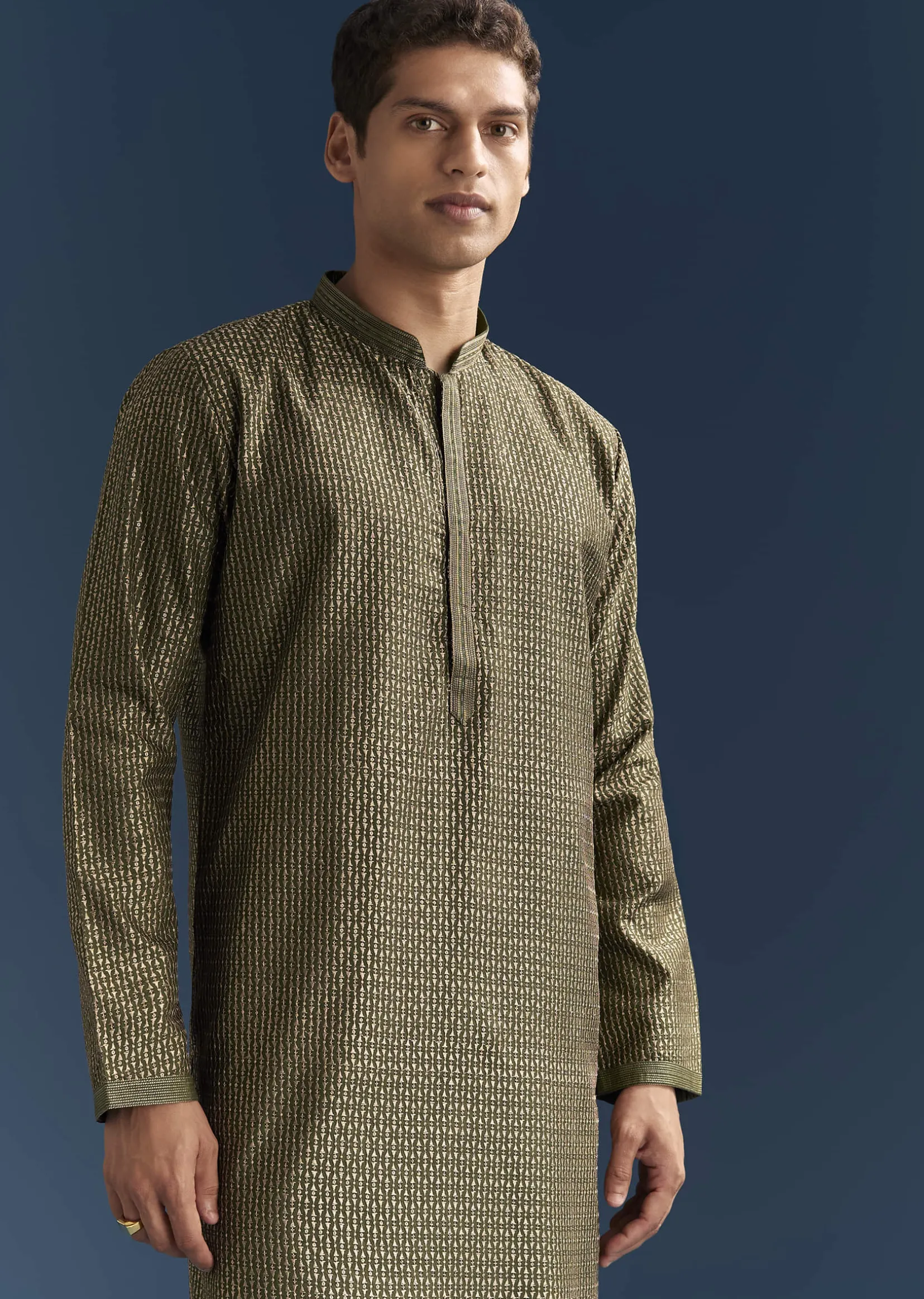 Green Silk Textured Kurta Set For Men With Embroidery