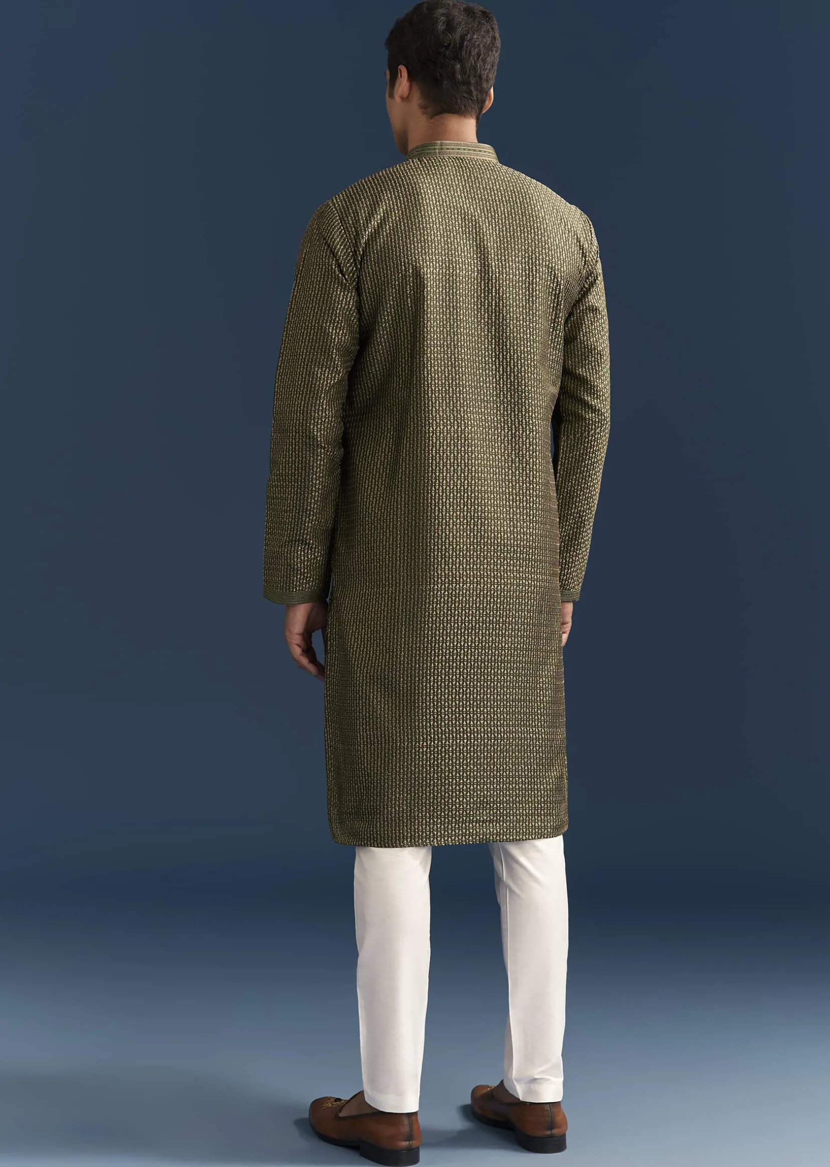 Green Silk Textured Kurta Set For Men With Embroidery