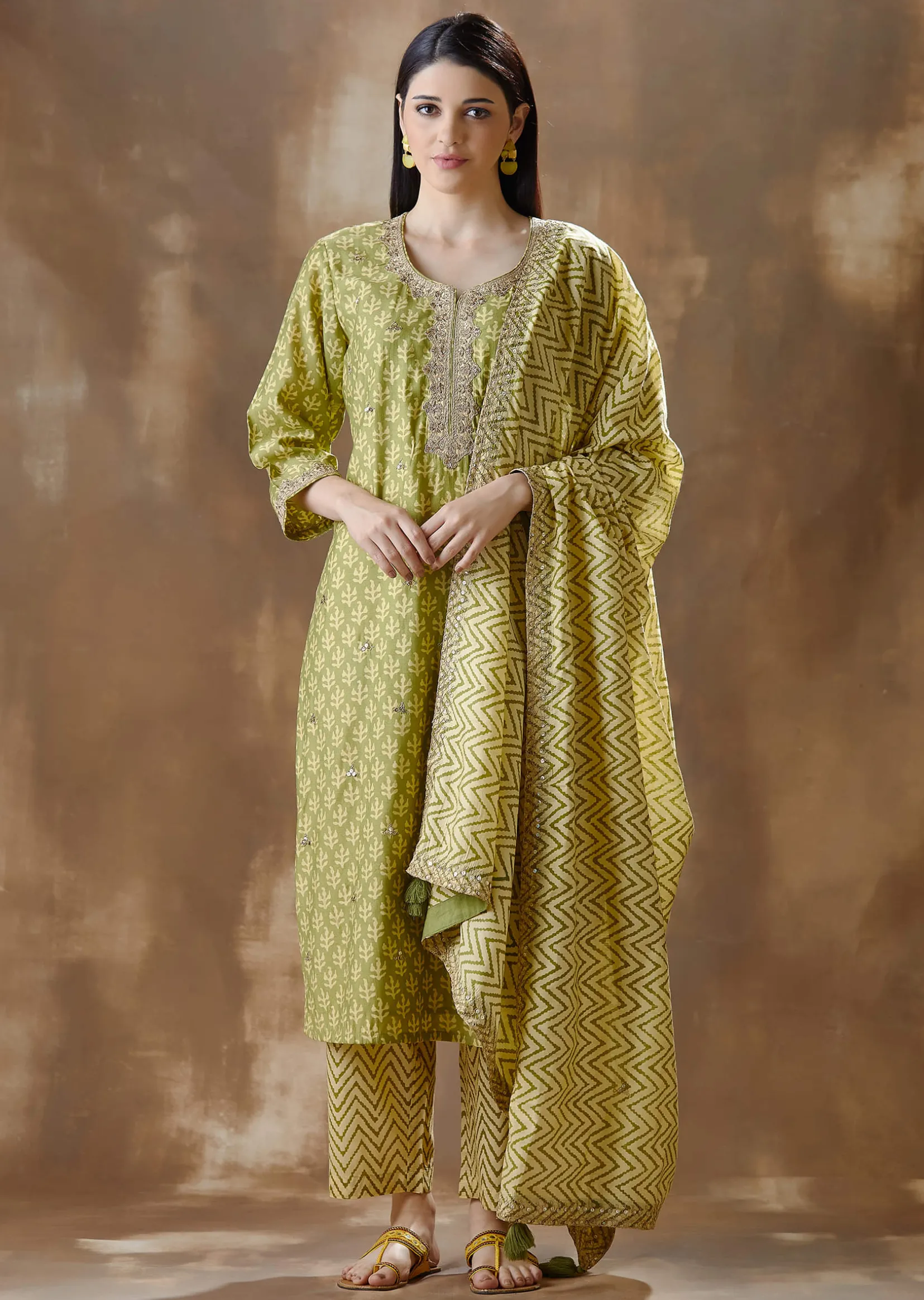 Green Straight Cut Suit In Silk With Print And Embroidered Neckline