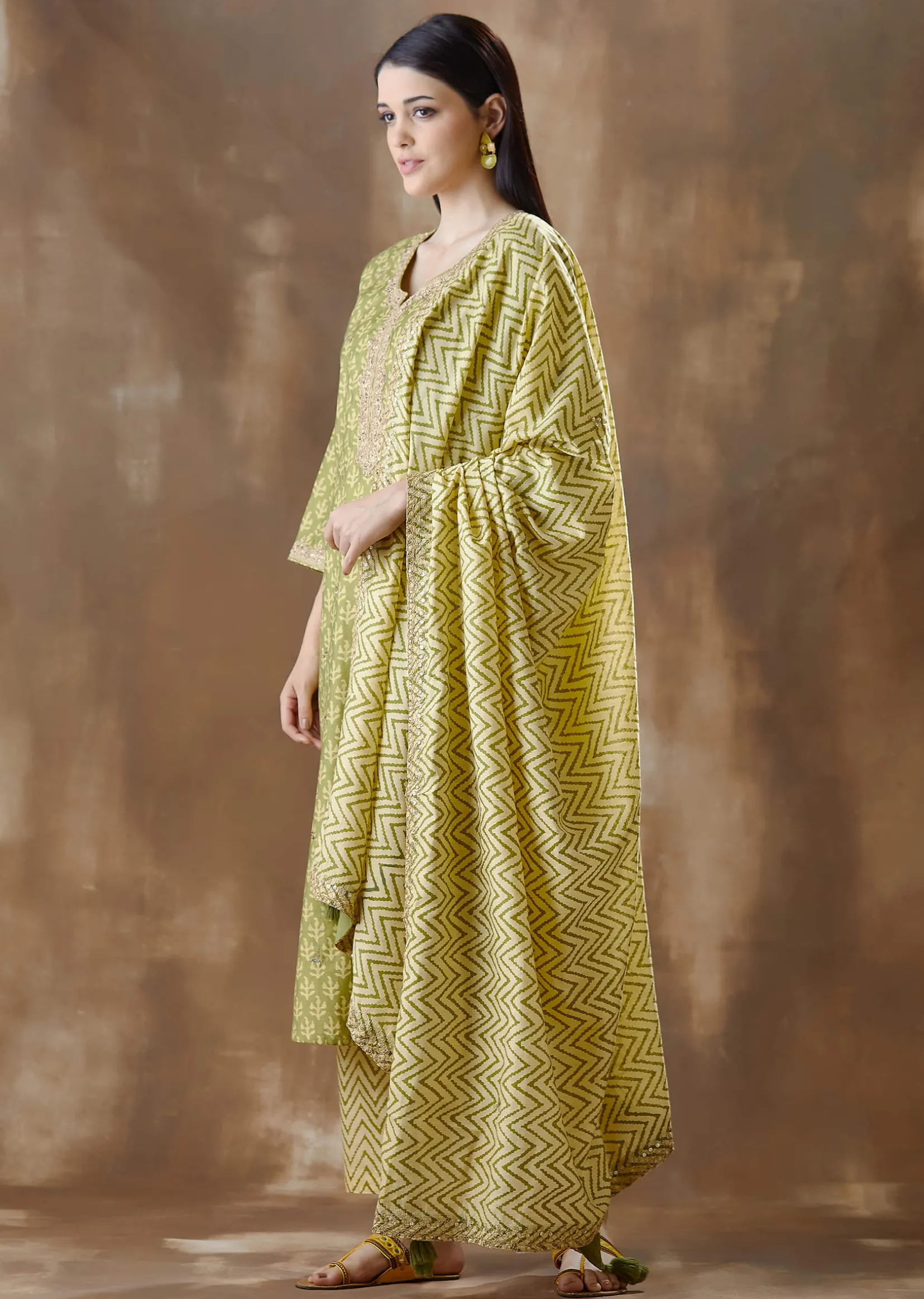 Green Straight Cut Suit In Silk With Print And Embroidered Neckline