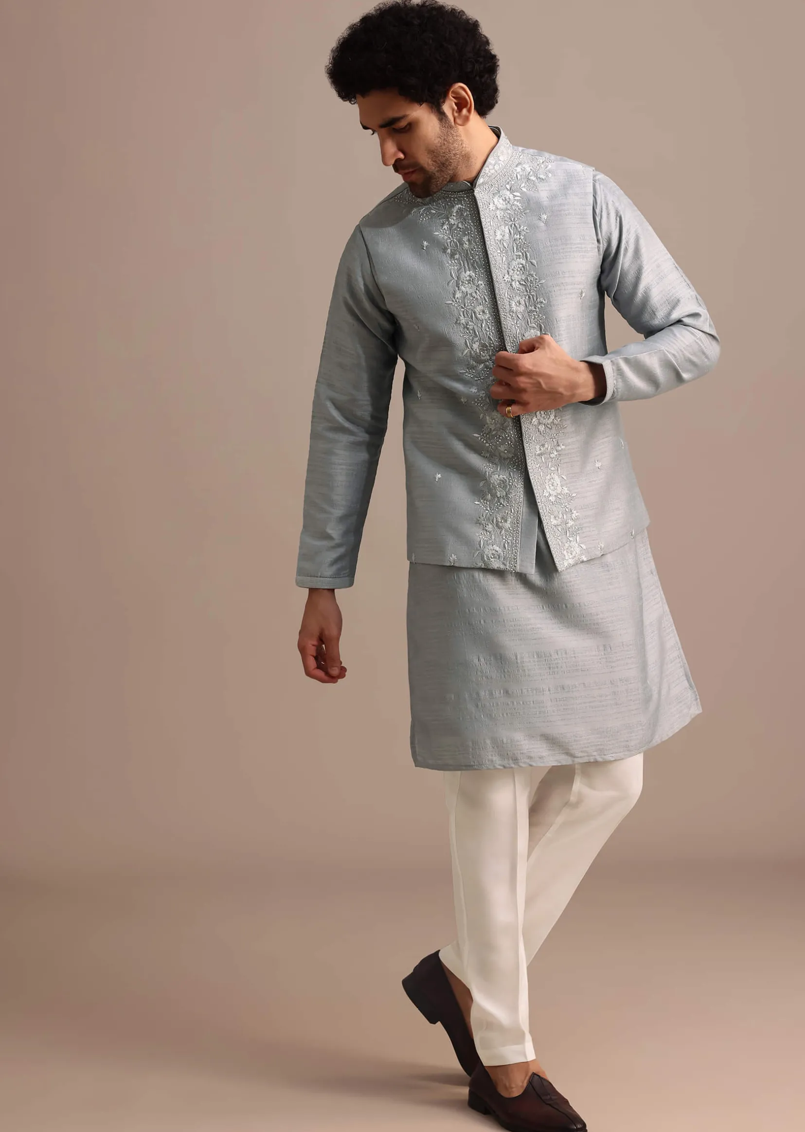 Grey Kurta Jacket Set With Thread Work And Mirror Embroidery For Men