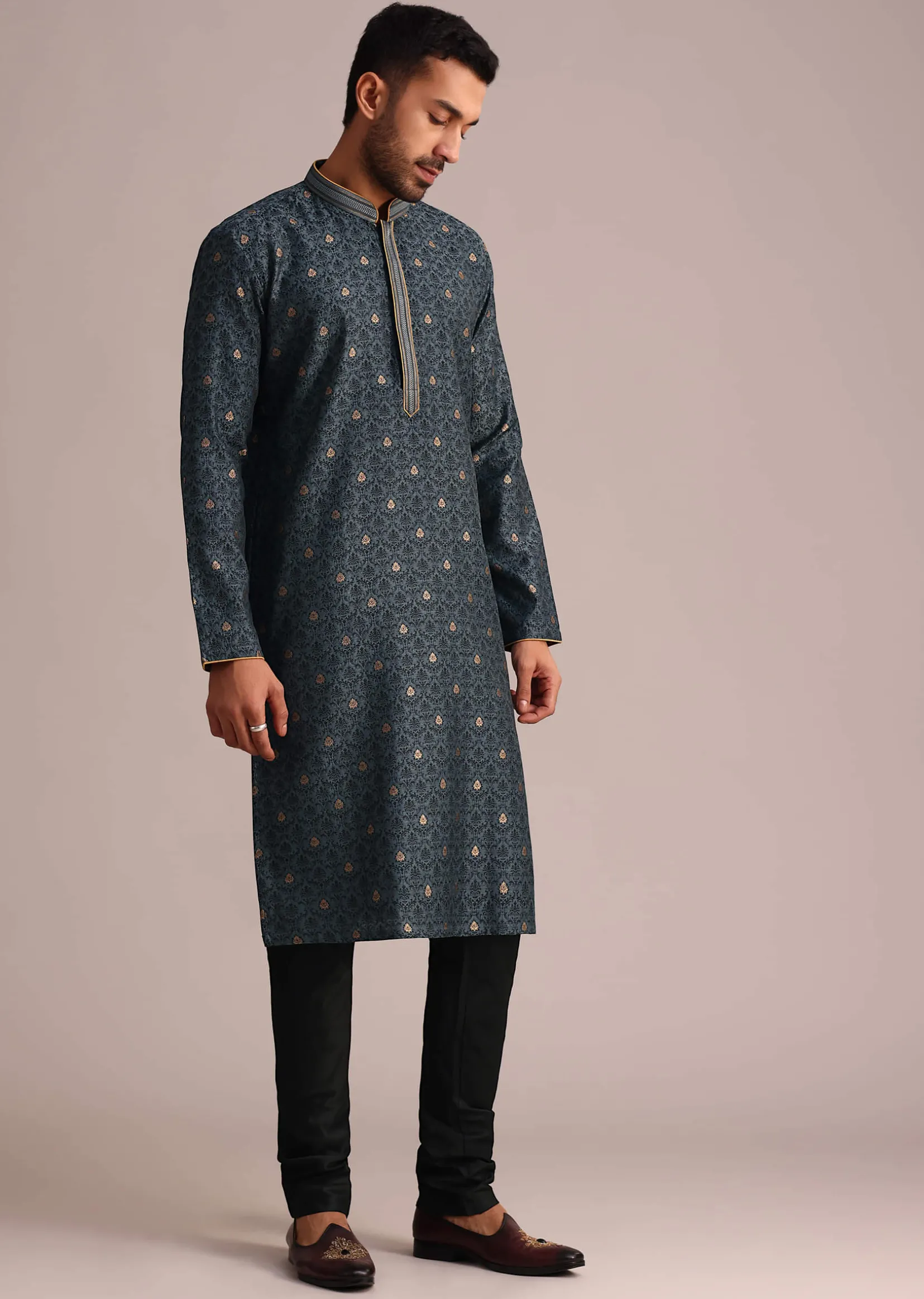 Grey Kurta Set With Foil Printed Buttis