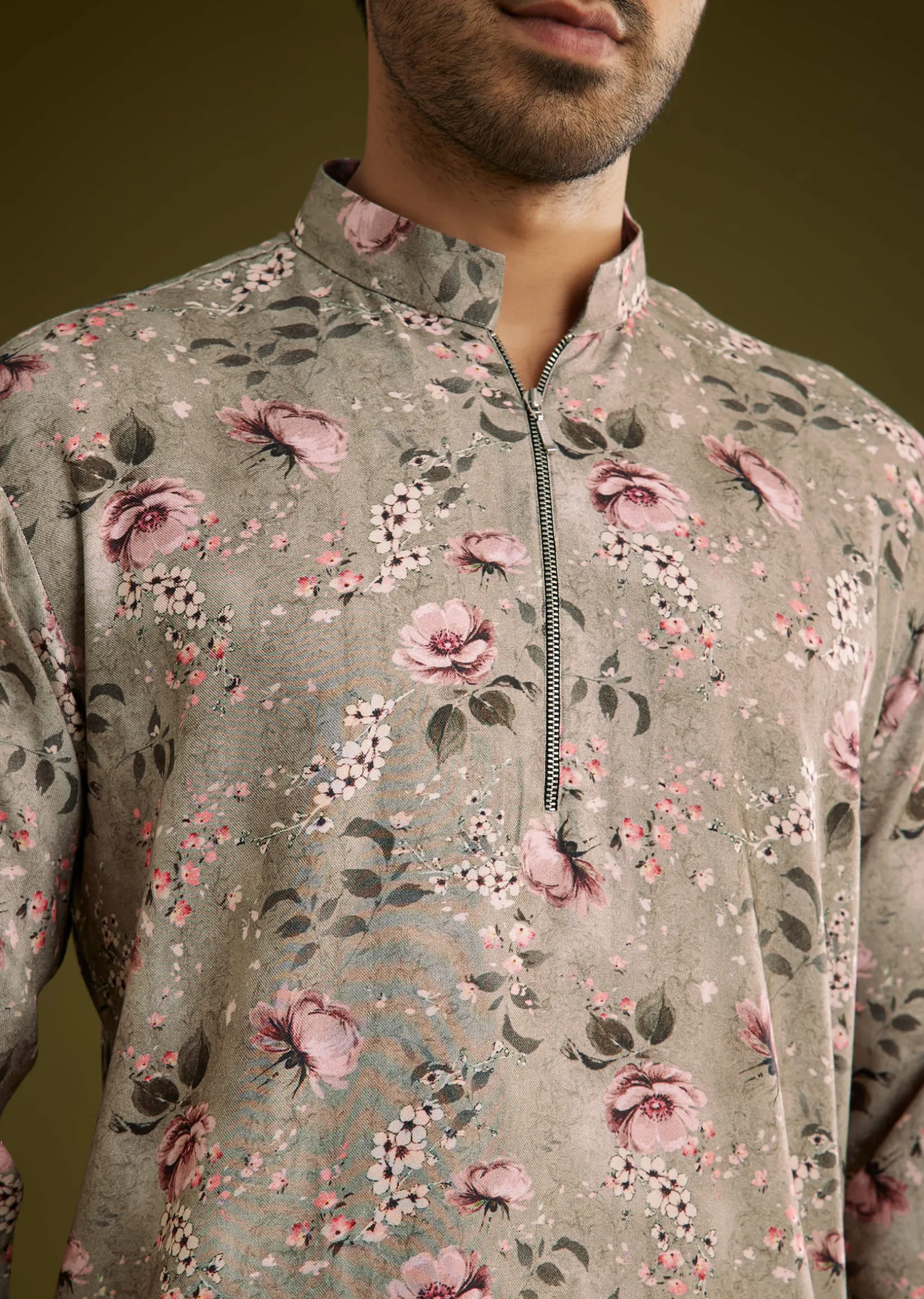 Grey Printed Kurta Set In Russian Silk With Zipper