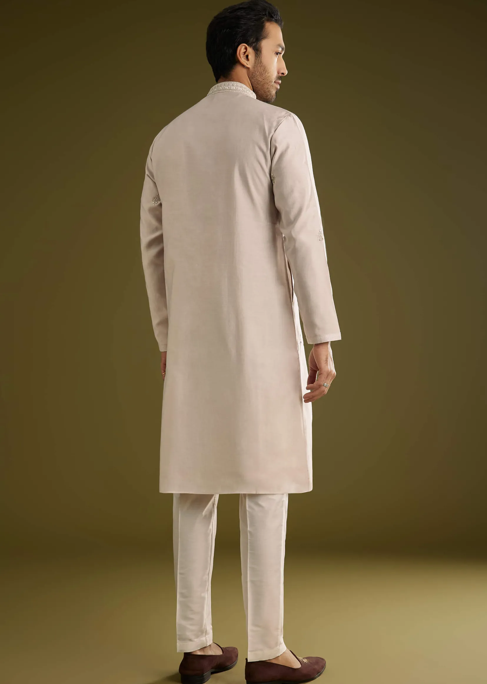 Grey Silk Kurta Set With Mirror And Thread Work