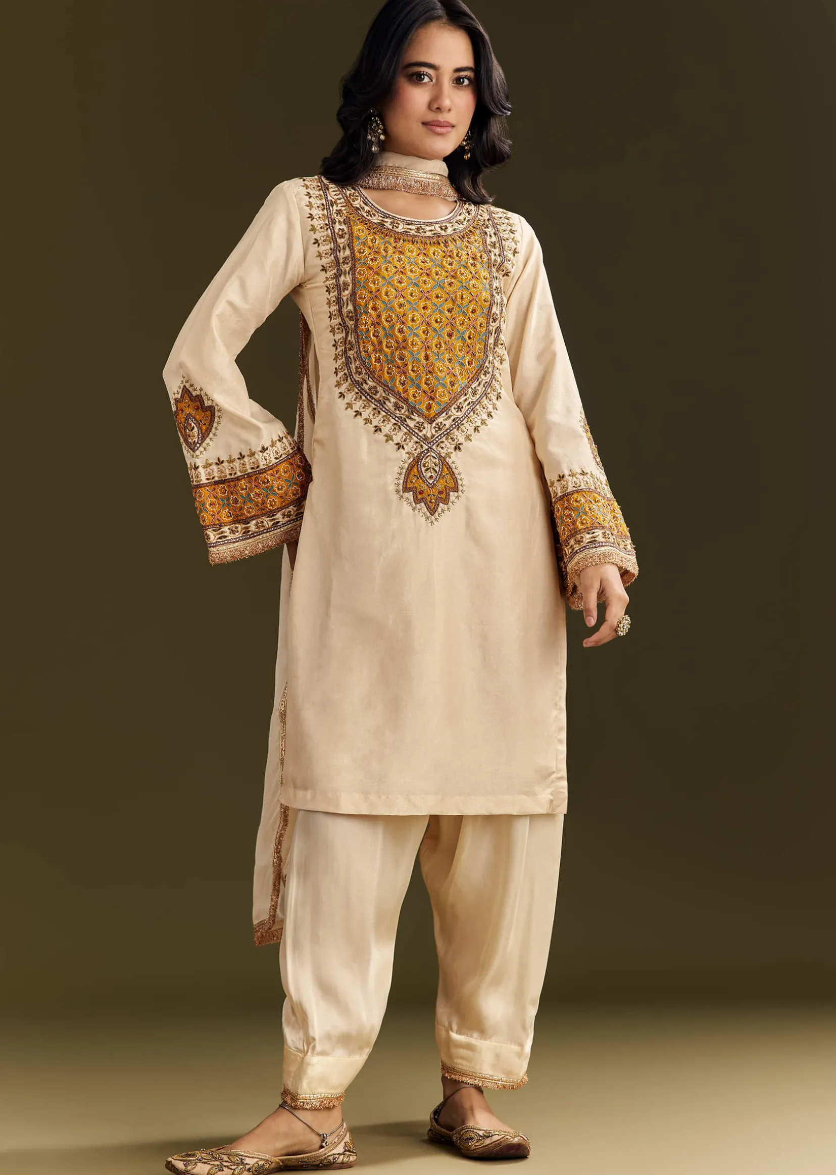 Ivory Silk Threadwork Kurta Patiala With Gotta Lace Organza Dupatta