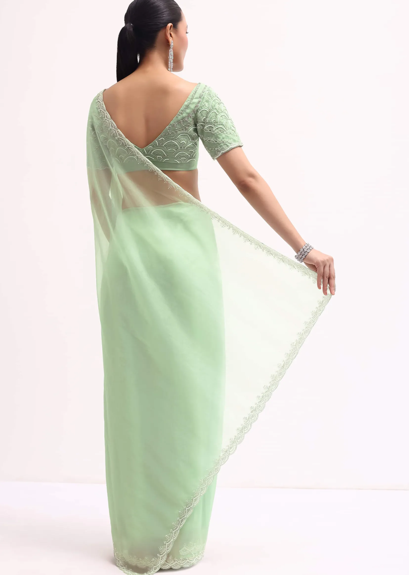 Light Green Scallop Border Saree With Unstitched Blouse