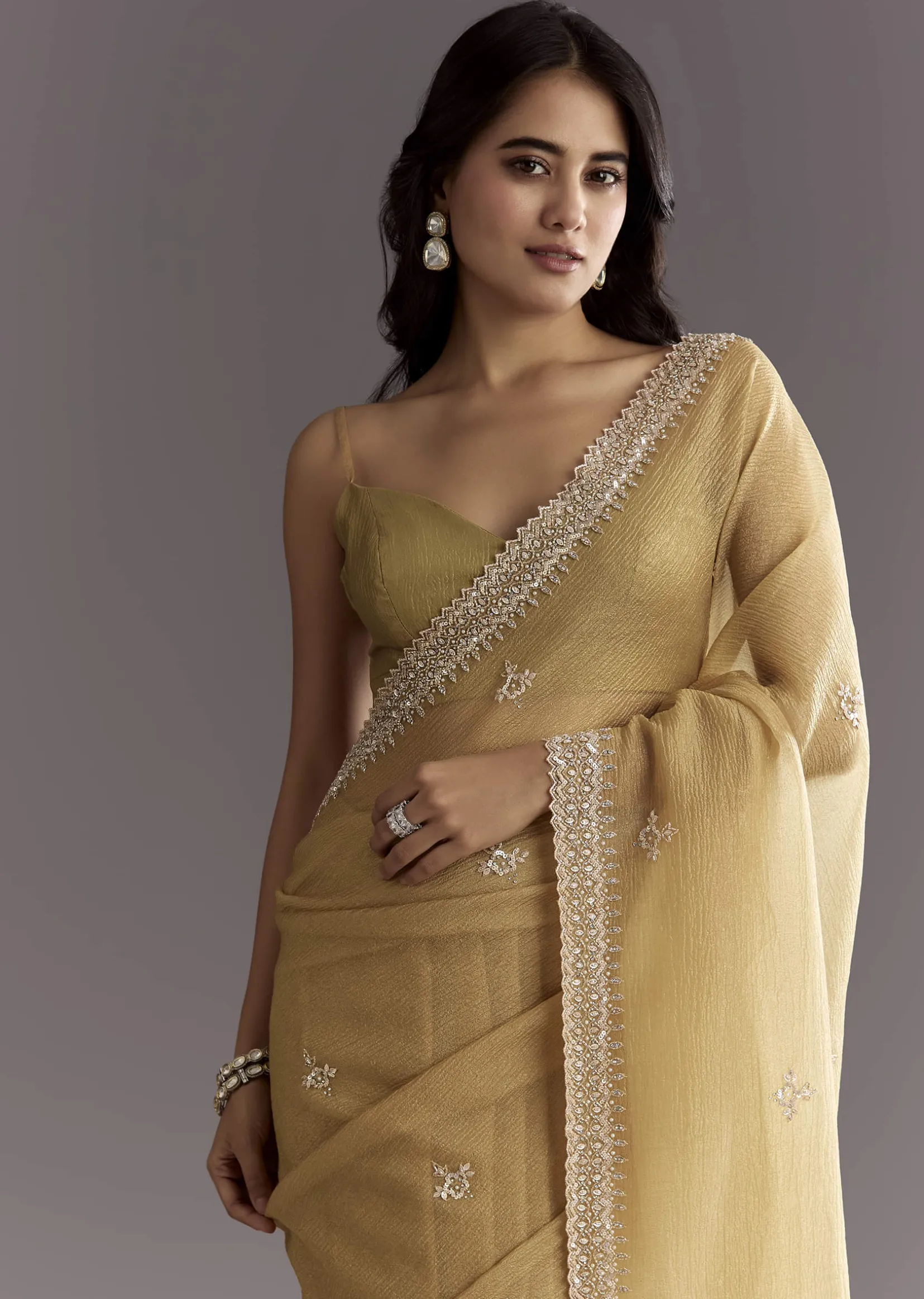 Mehendi Green Crushed Tissue Saree With Cutwork Embroidered Border
