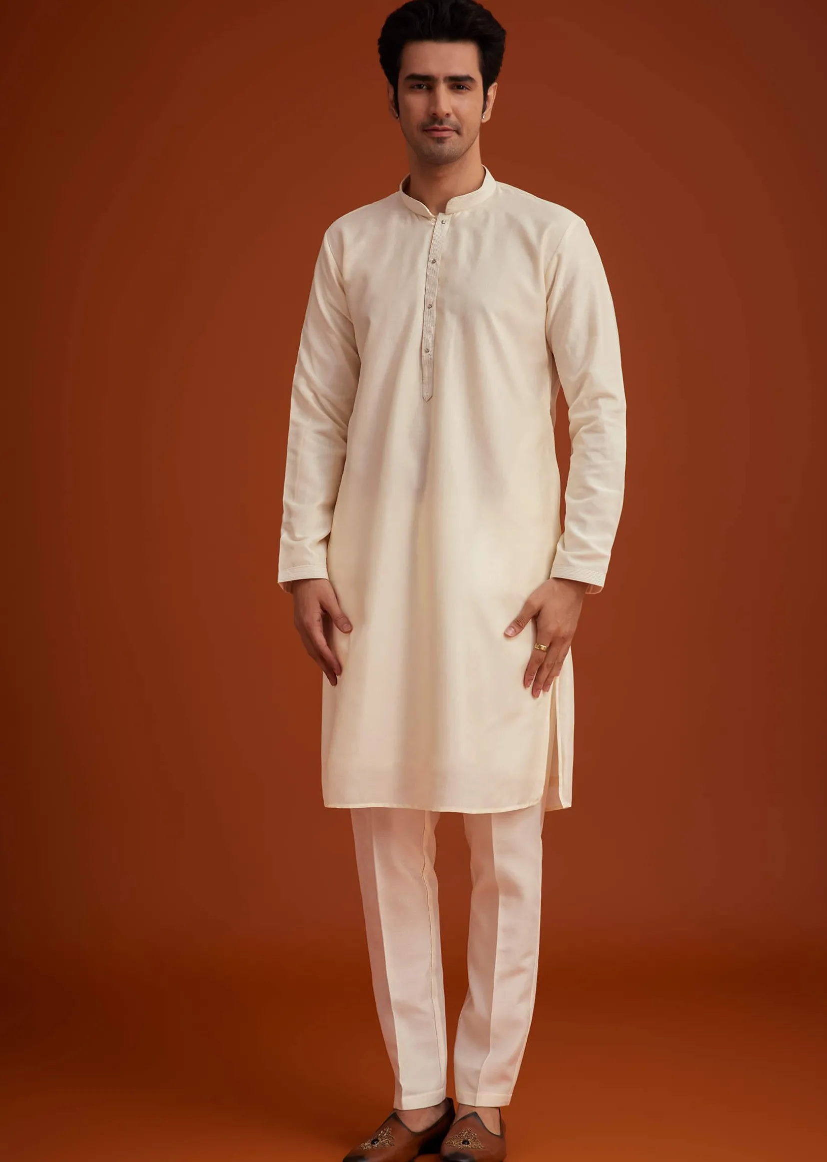 Off White Cotton Silk Jacket Set With Floral Zari Work