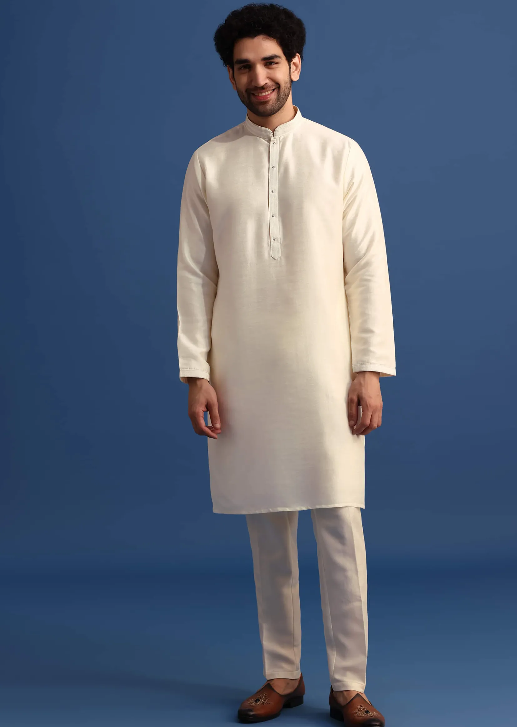 Off White Kurta Jacket Set With Zari Work And Mirror Embroidery For Men