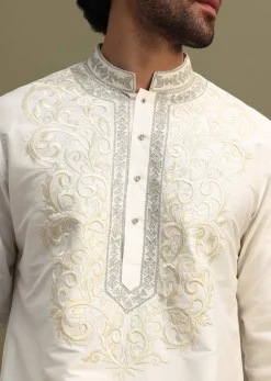 Off White Kurta Pant Set With Threadwork