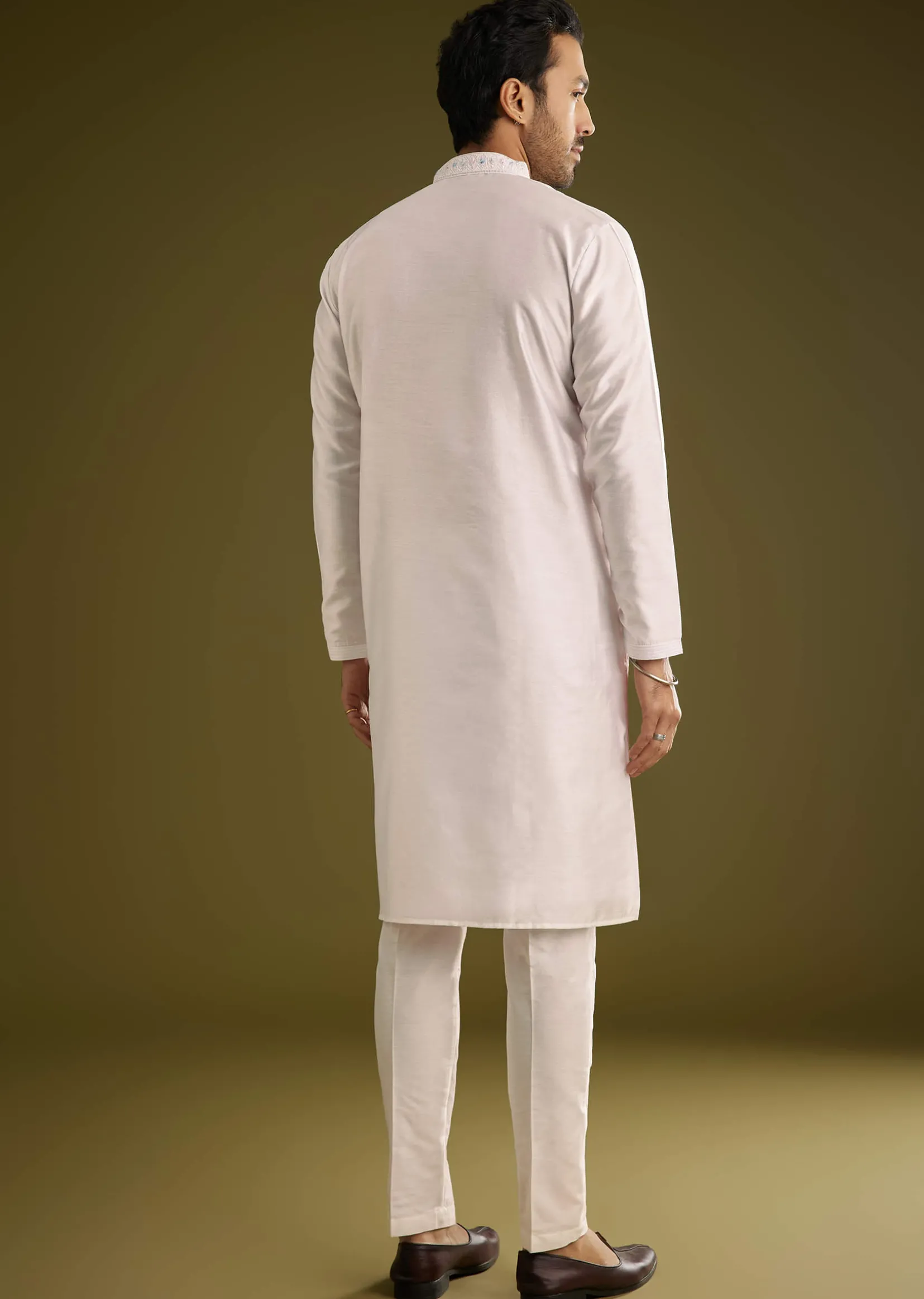 Off White Silk Kurta Set With Thread And Mirror Work