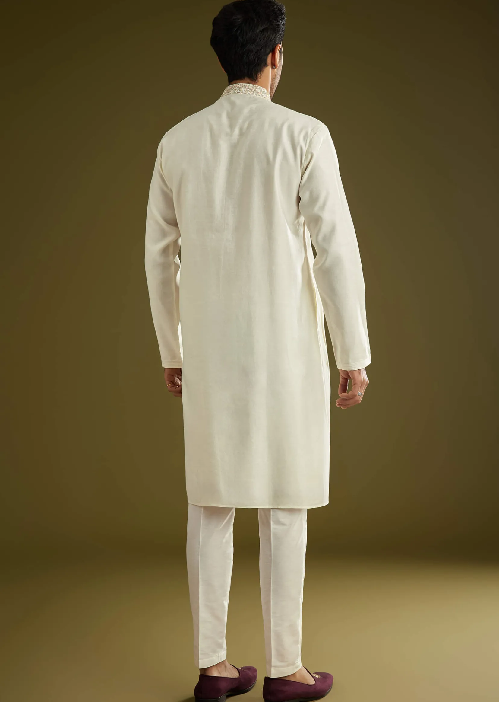 Off White Silk Kurta Set With Embroidered Yoke