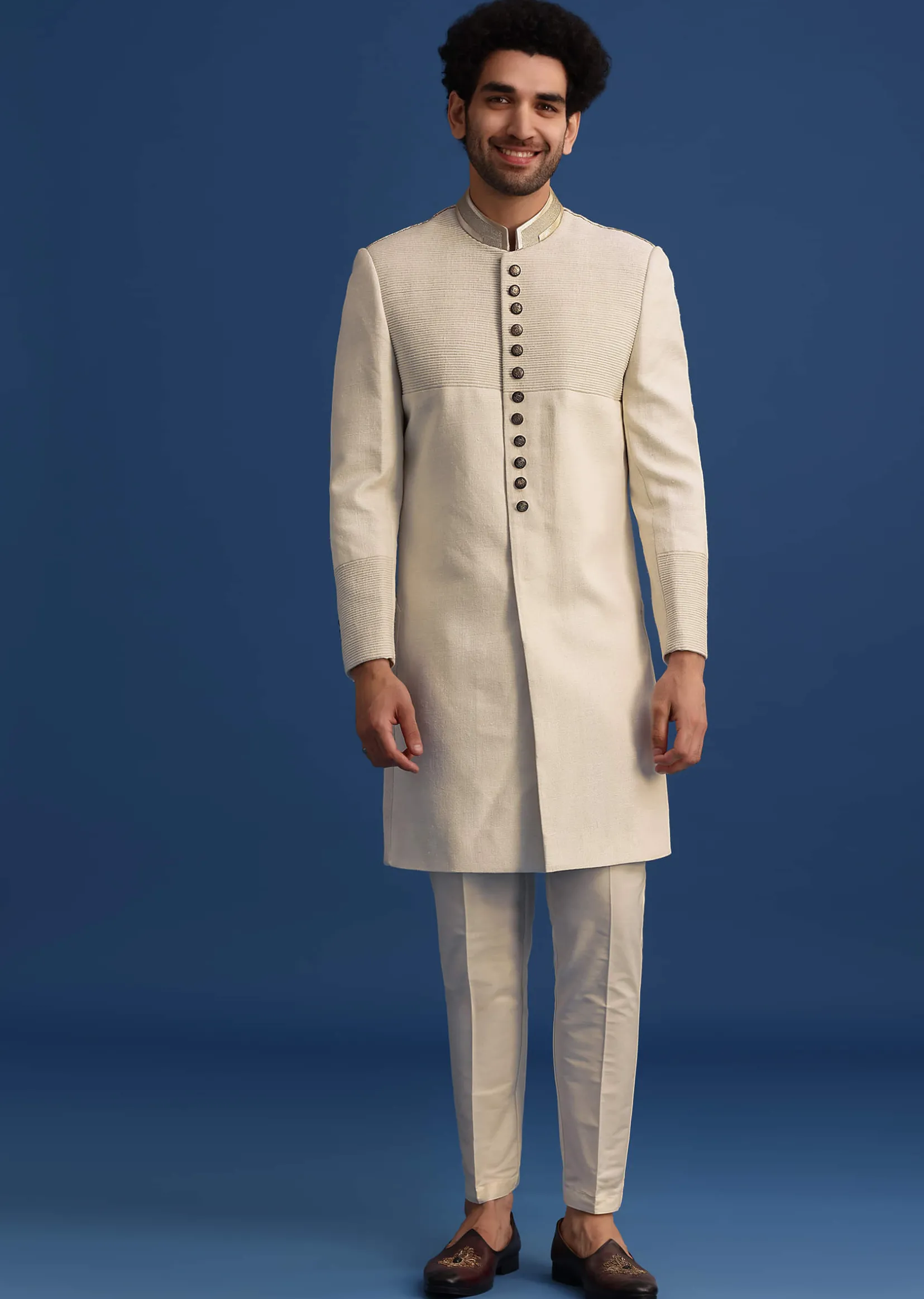 Off White Silk Sherwani Set With Zari Embroidery