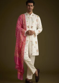 Off White Silk Thread Embroidered Kurta Set With Bandhani Dupatta