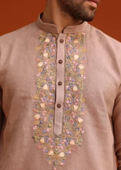 Onion Pink Floral Resham Hand Embroidered Kurta Set In Linen