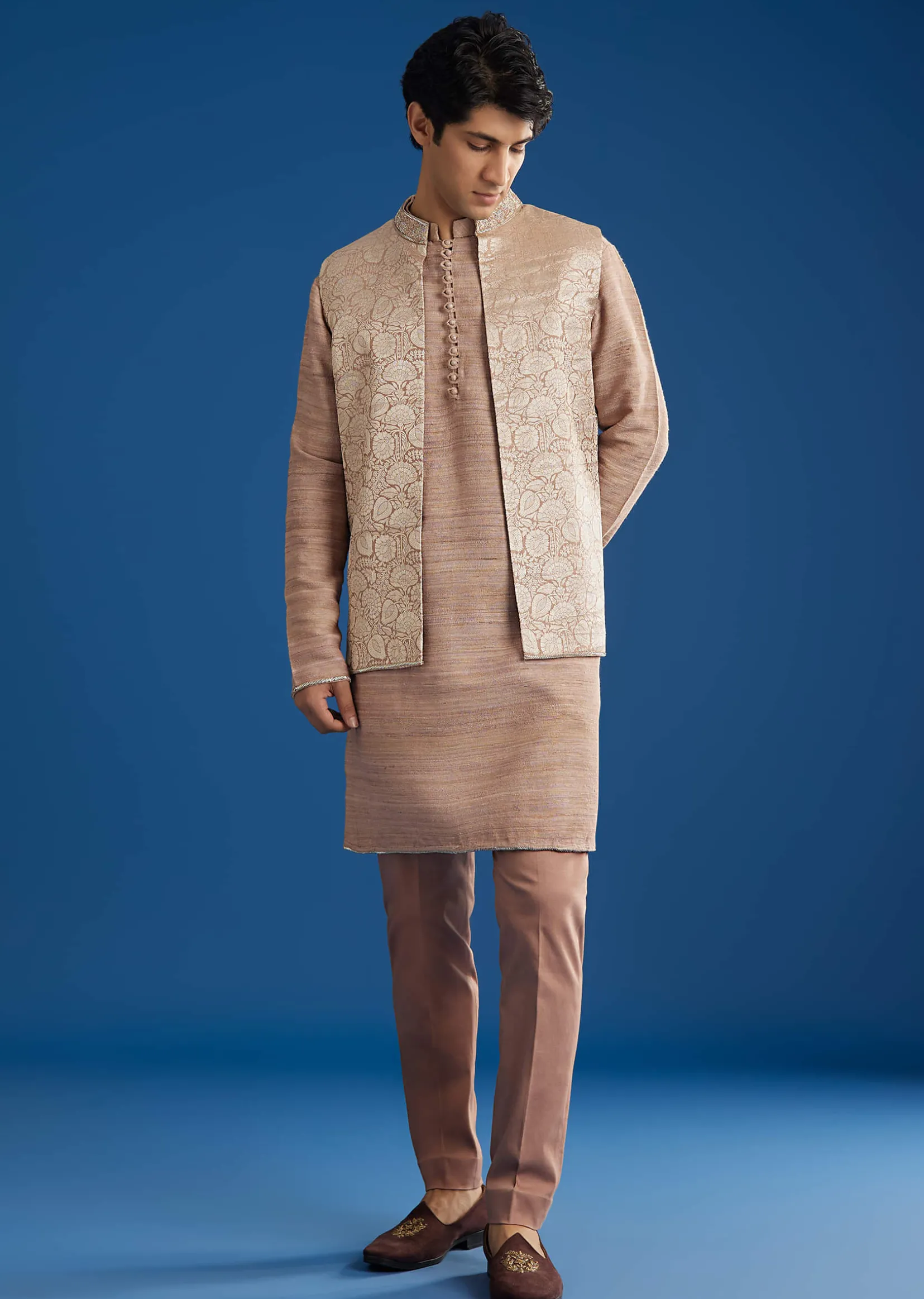 Peach Banarasi Kurta Set With Salli And Katsana Jacket