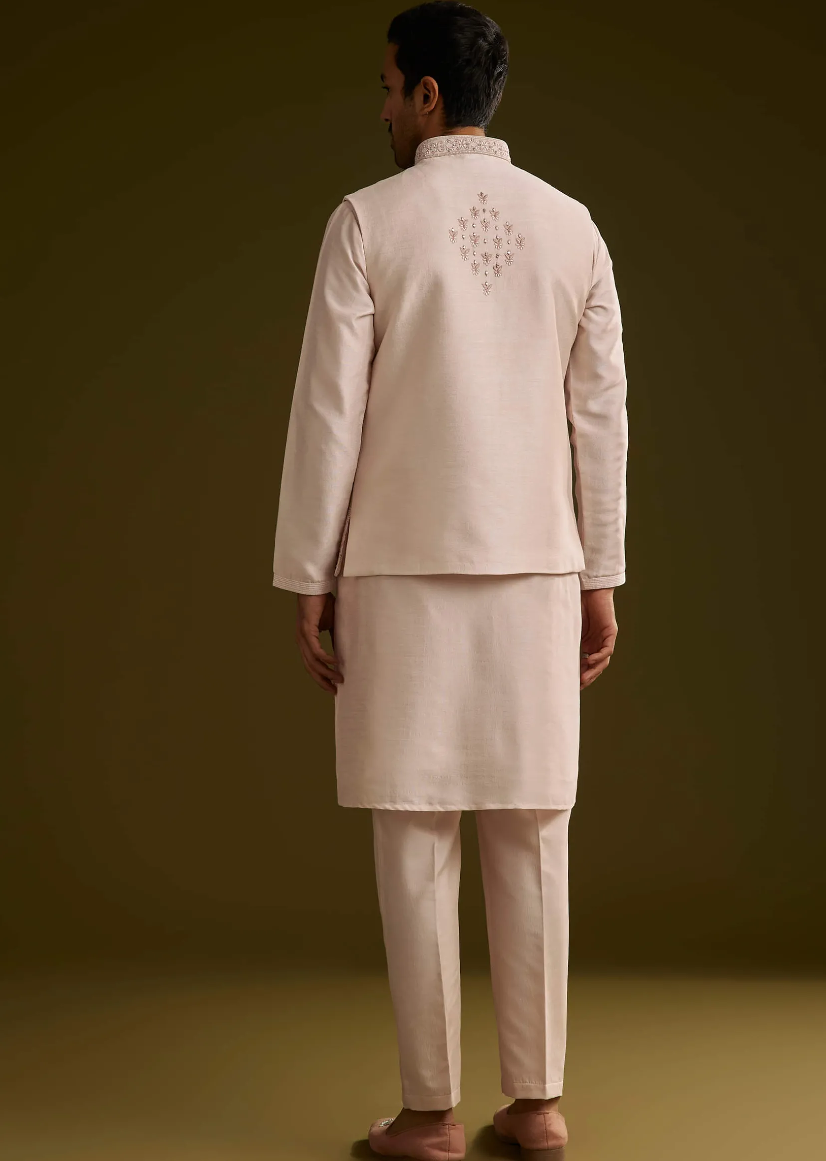 Peach Cotton Silk Kurta Set With Geometric Threadwork Jacket