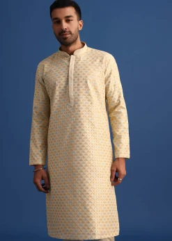 Peach Kurta Set With Foil Print Detail