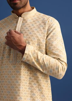 Peach Kurta Set With Foil Print Detail