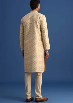 Peach Kurta Set With Foil Print Detail