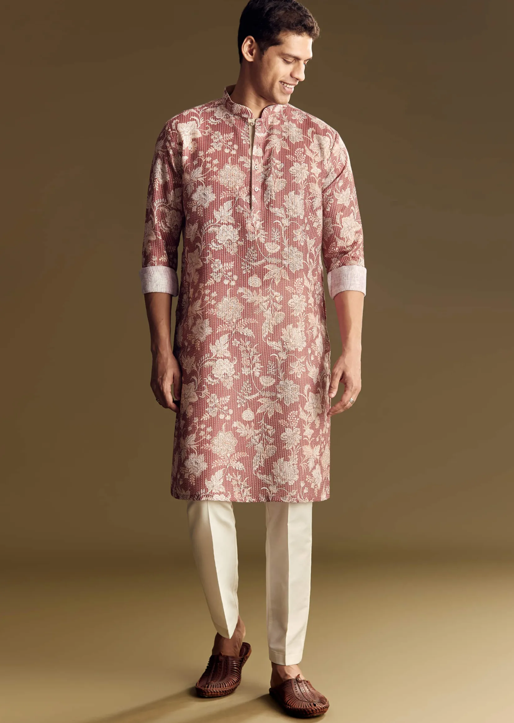 Peach Linen Kurta Set With Floral Print And Kantha Work