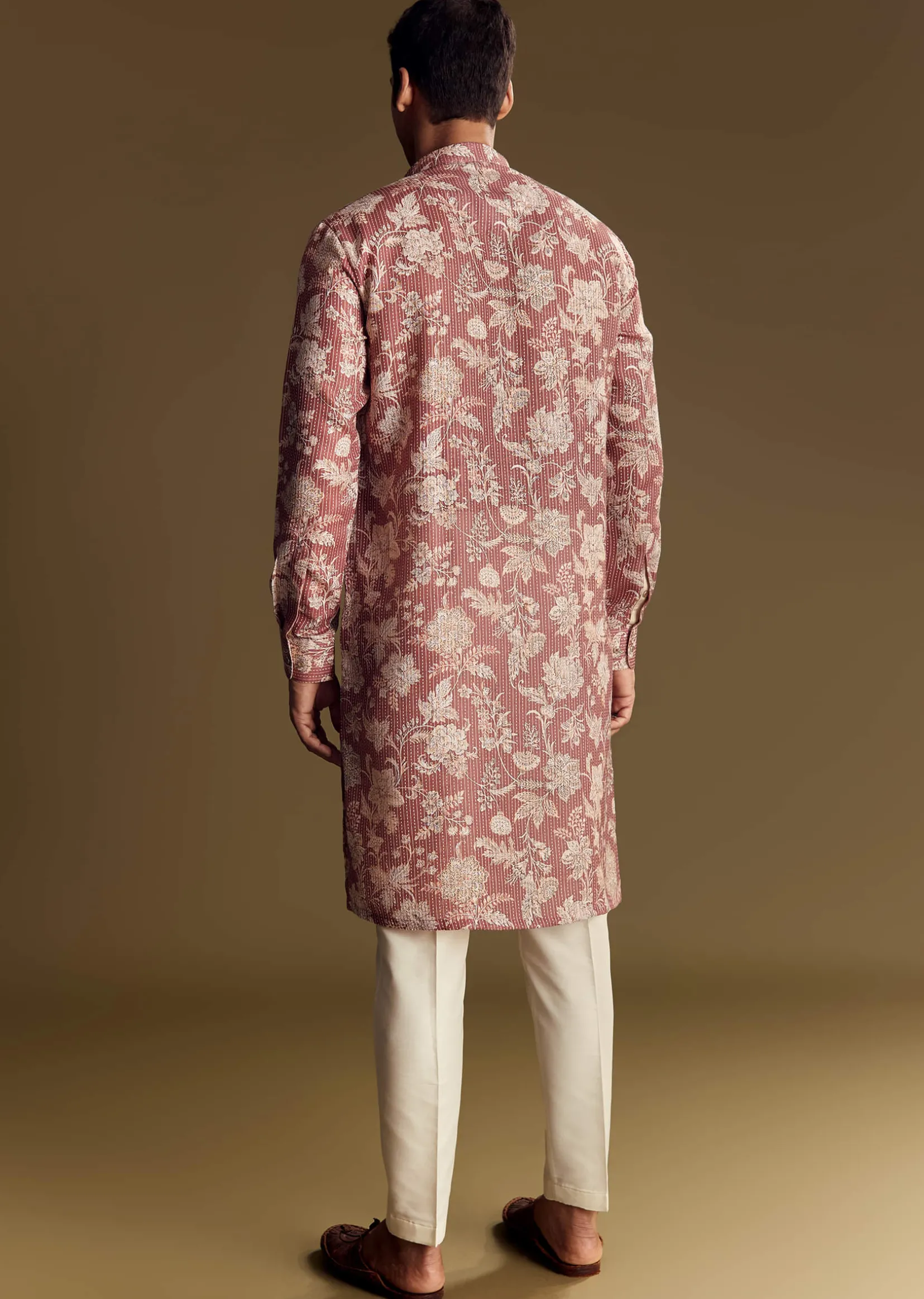 Peach Linen Kurta Set With Floral Print And Kantha Work
