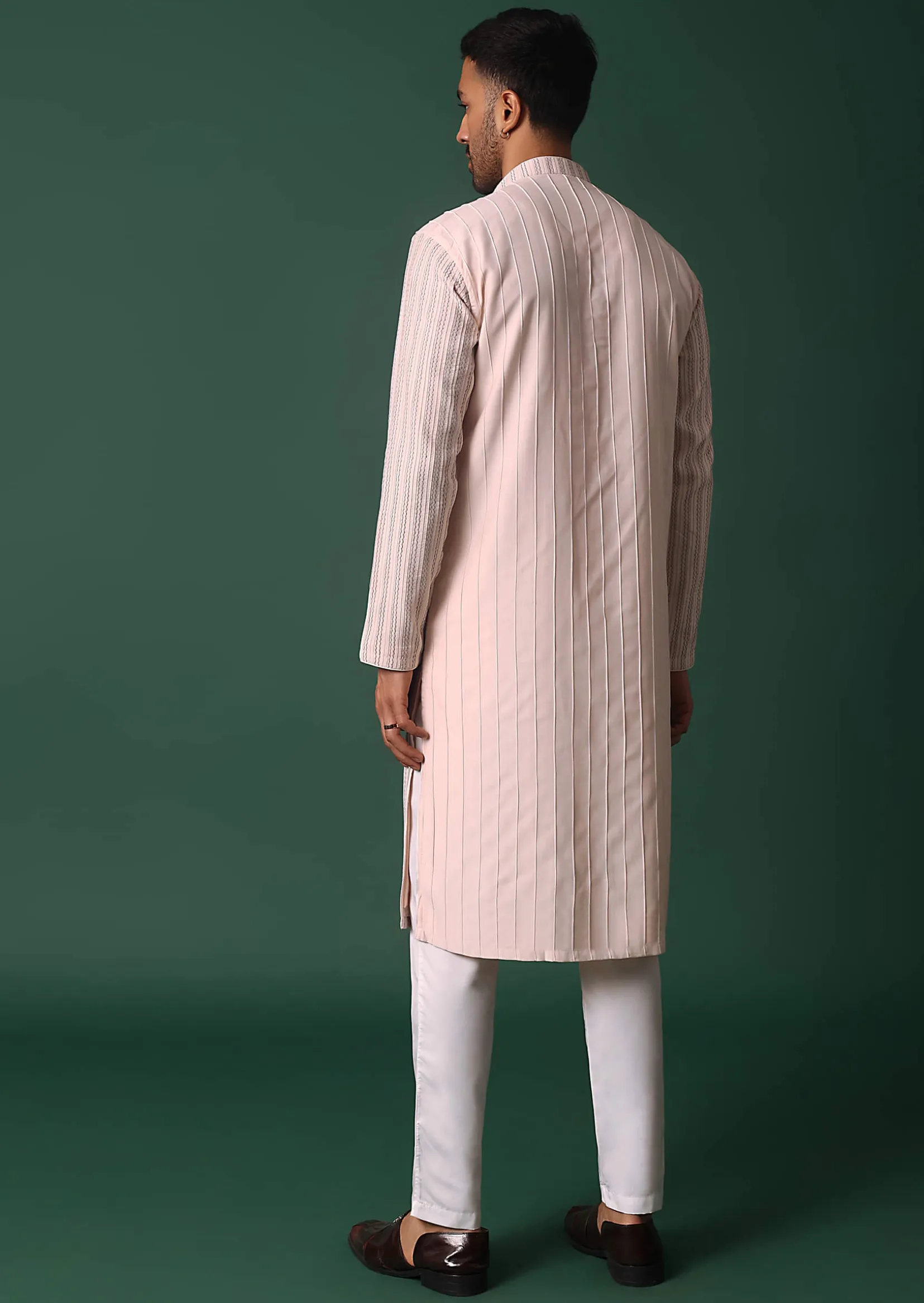 Pink Cotton Silk Kurta Set With Intricate Thread Work Embroidery
