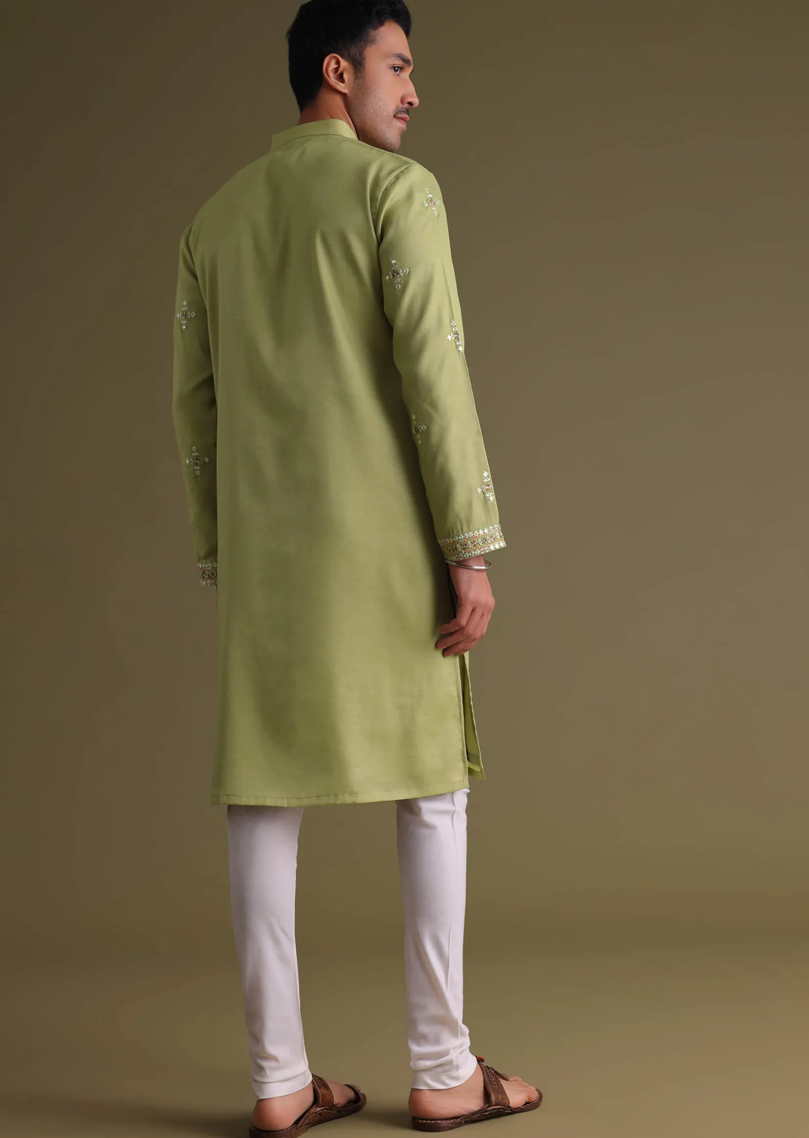Pista Green Kurta Set In Silk With Mirror Embroidery
