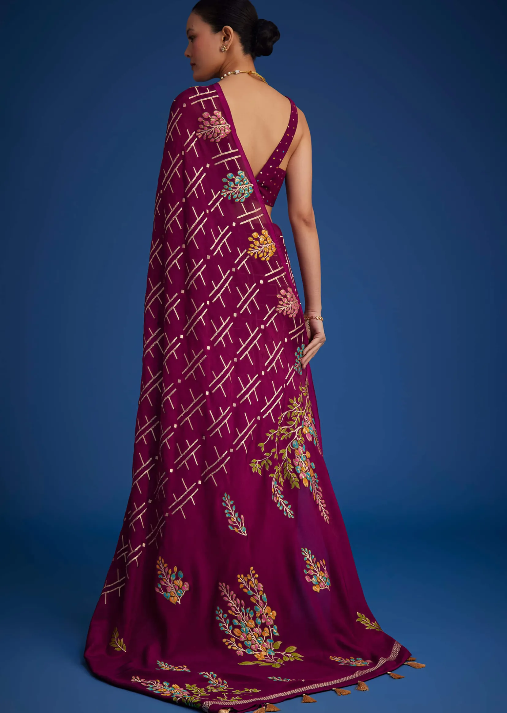 Purple Leaf woven Saree With Linear Pattern Accents