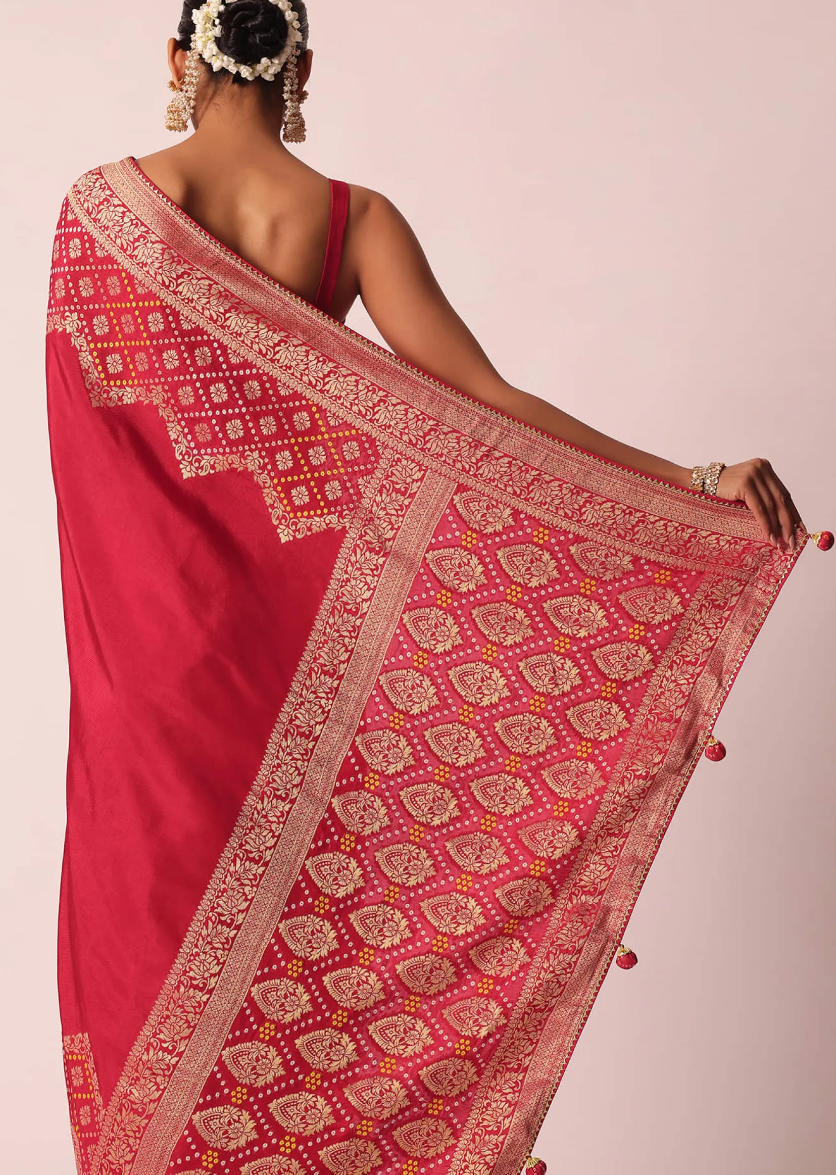 Red Bandhani Weave Saree In Silk With Unstitched Blouse Piece