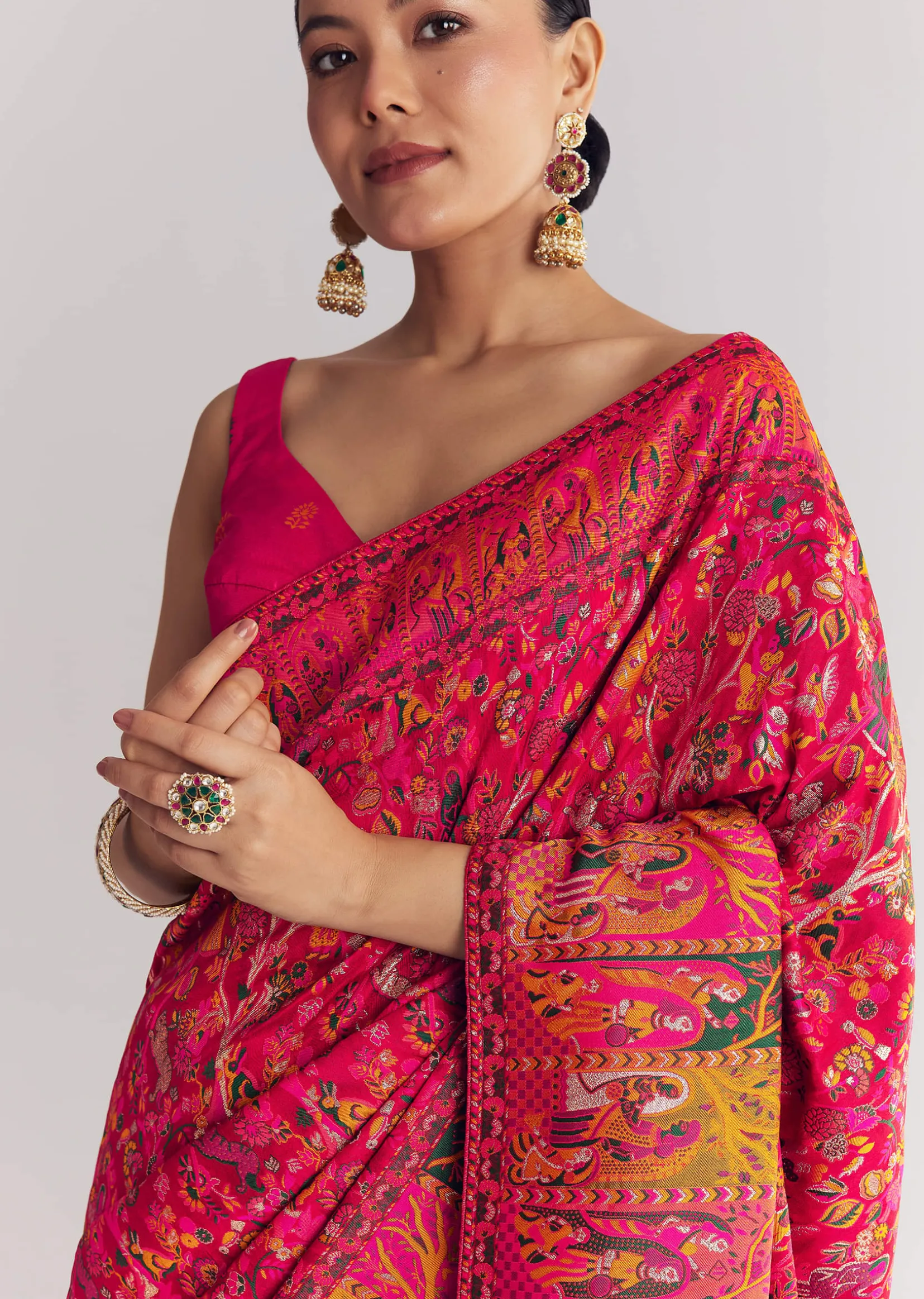Red Dola Silk Saree With Traditional Weaves