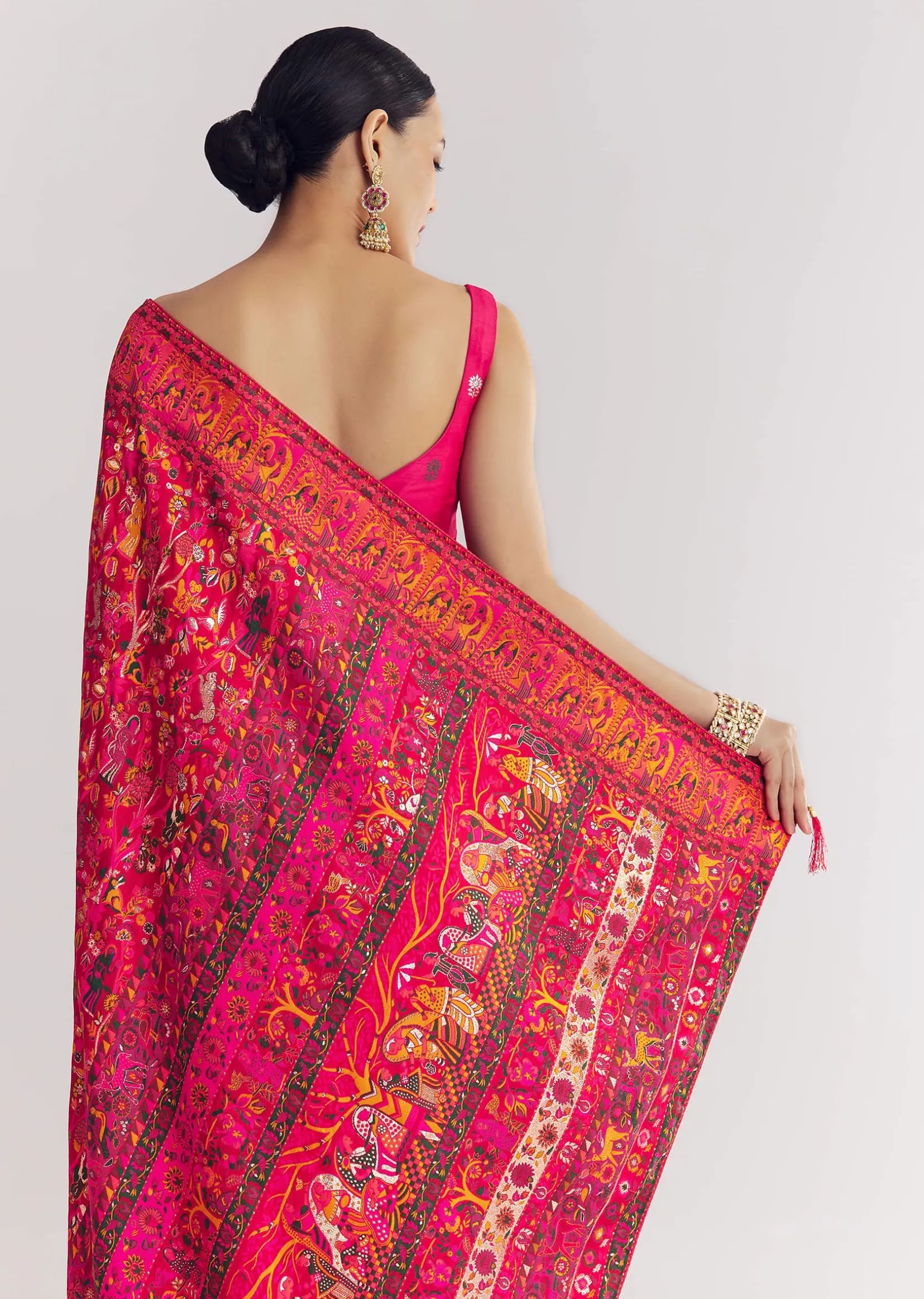 Red Dola Silk Saree With Traditional Weaves