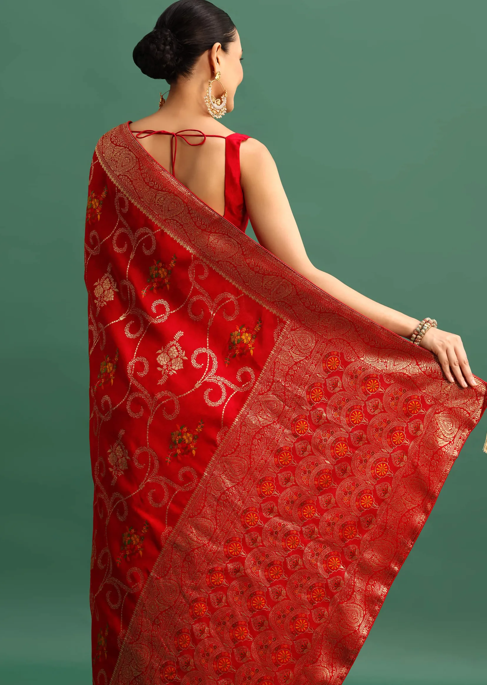 Red Dola Silk Woven Saree With Zari Work And Unstitched Blouse