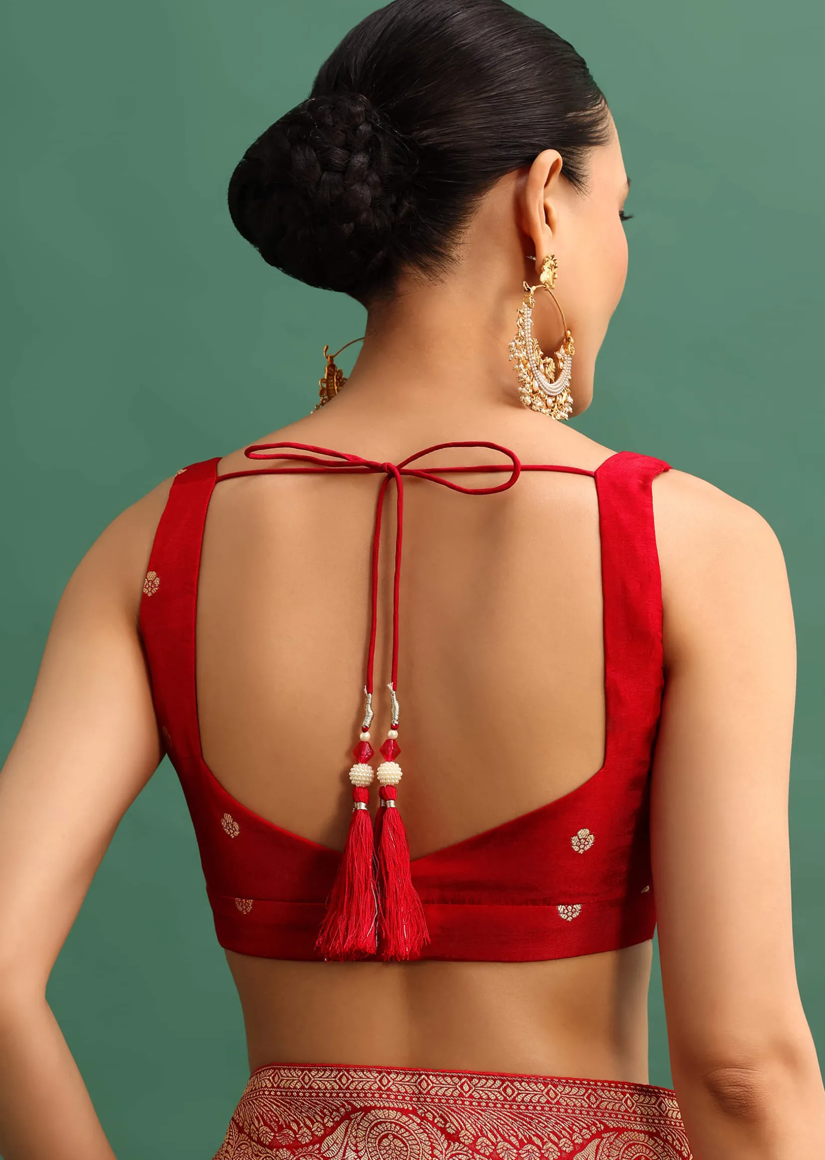 Red Dola Silk Woven Saree With Zari Work And Unstitched Blouse