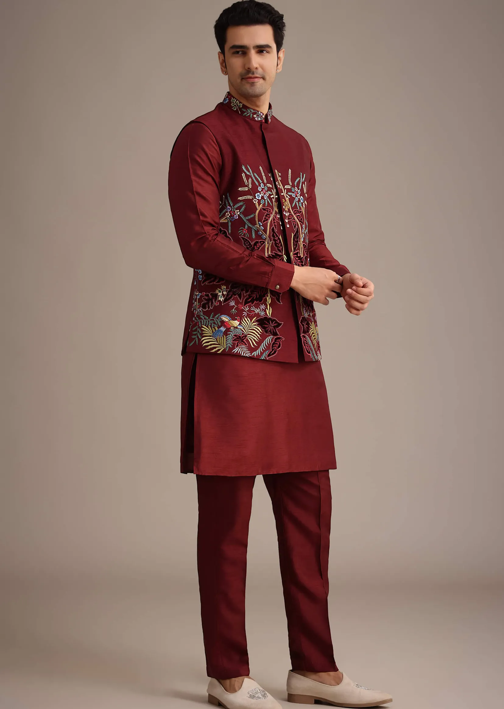 Red Jacket And Kurta Set In Silk With Resham Work