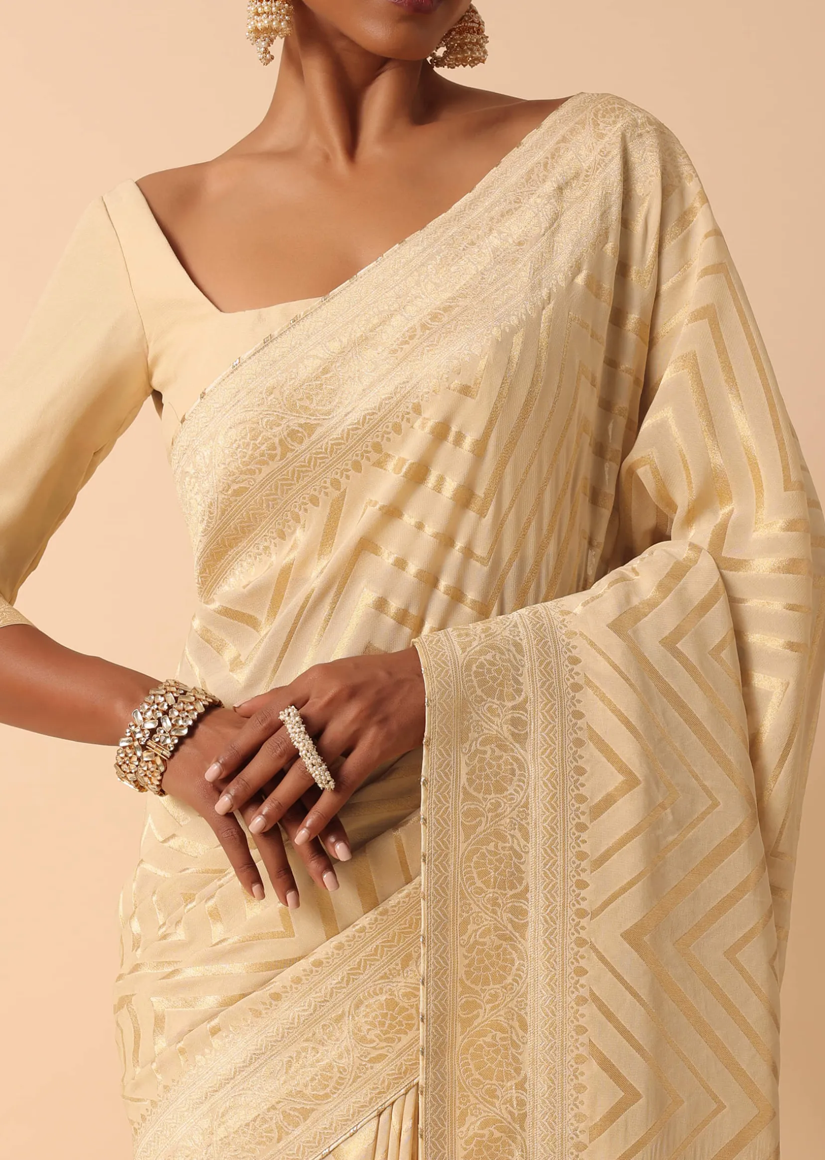 White Banarasi Khaddi Saree With Unstitched Blouse Fabric