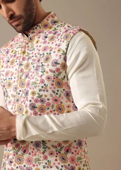 White Floral Bundi & Kurta Set In Silk