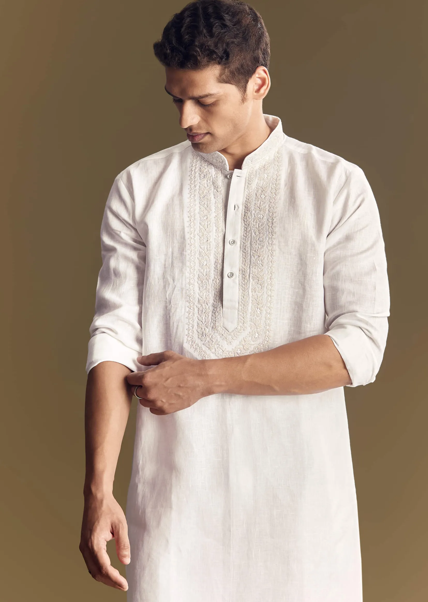 White Linen Kurta Set With Thread Embroidery