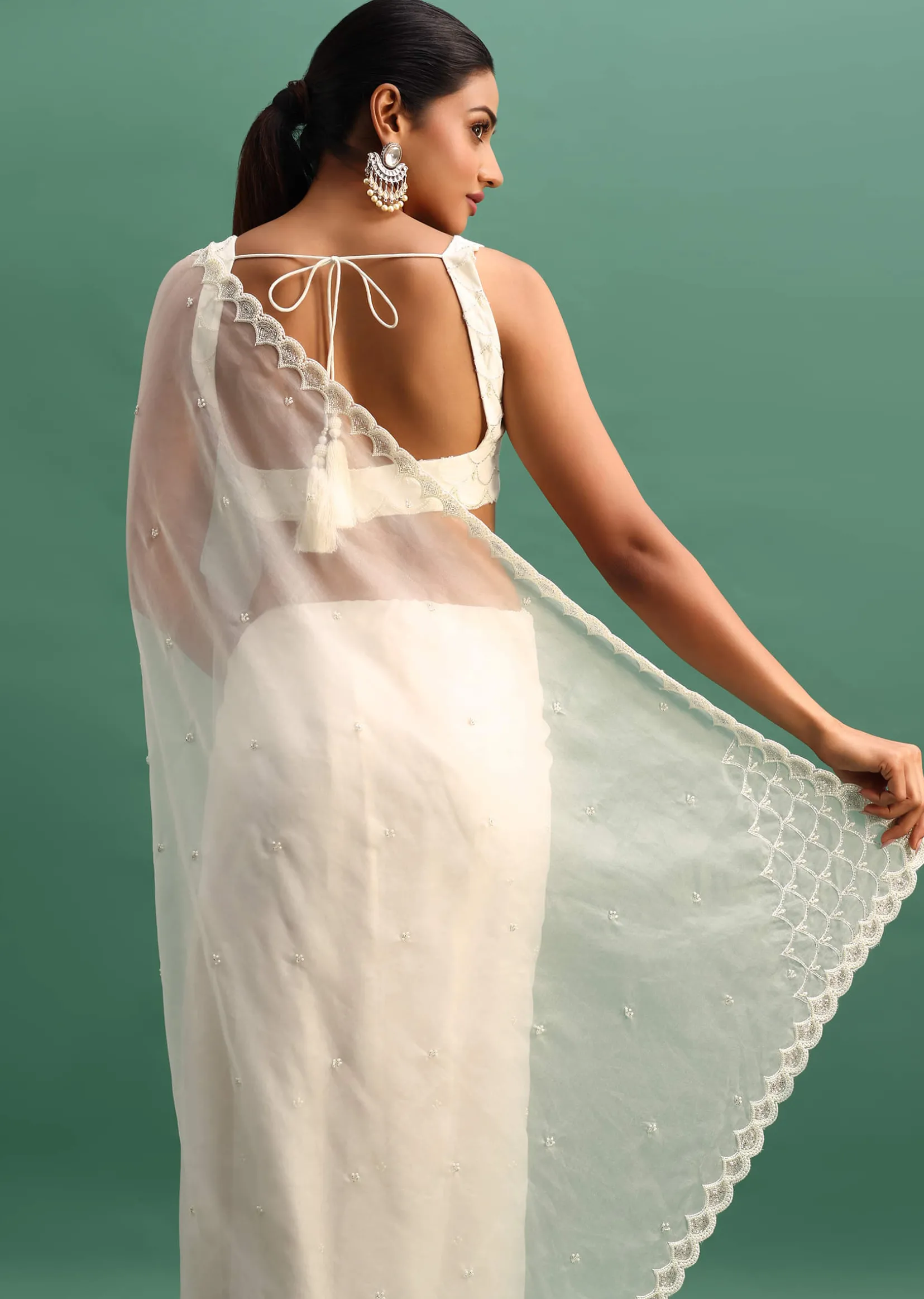 White Organza Saree With Beads And Cutdana Embroidery And Unstitched Blouse