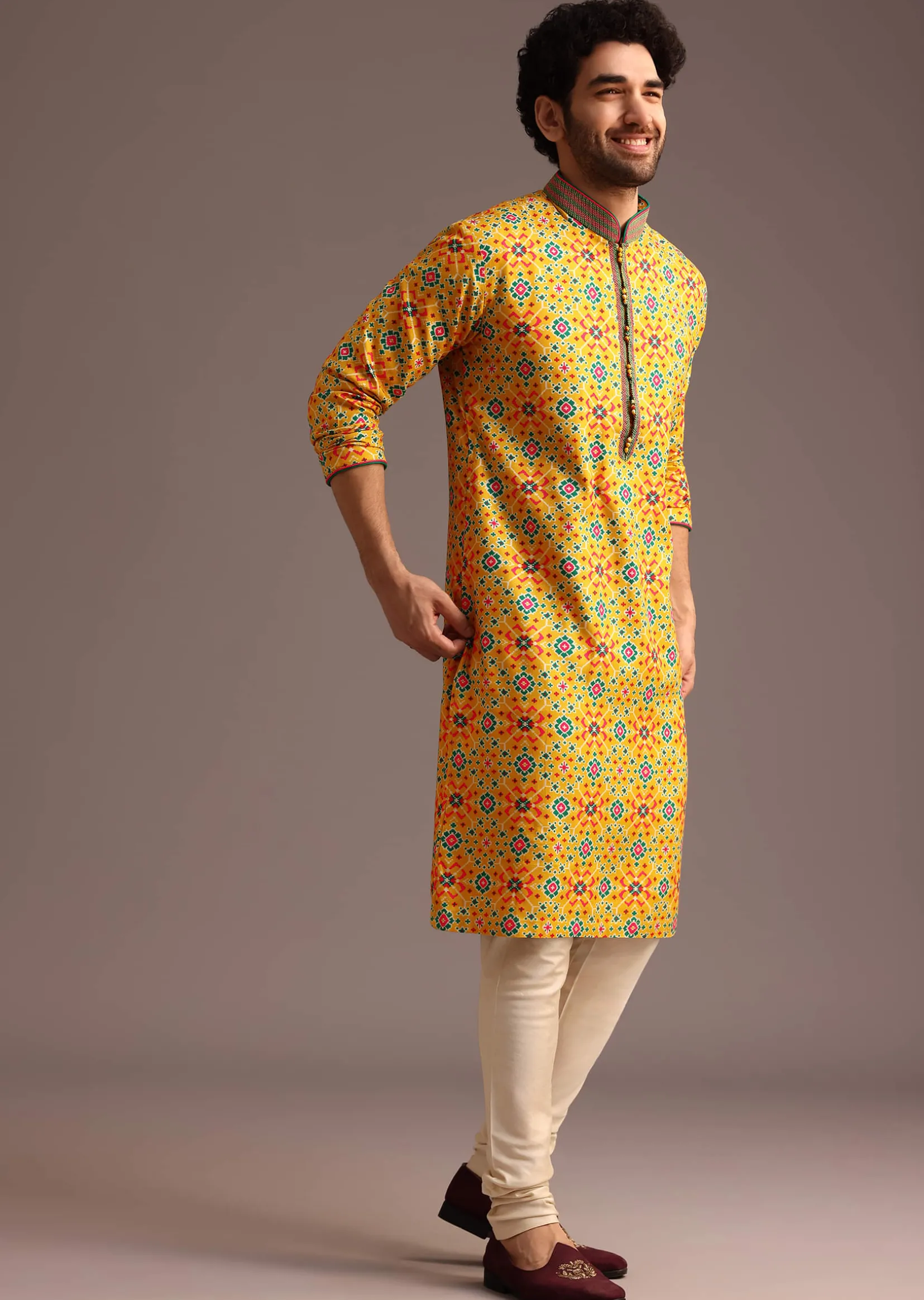 Yellow Pashmina Print Kurta And Pyjama